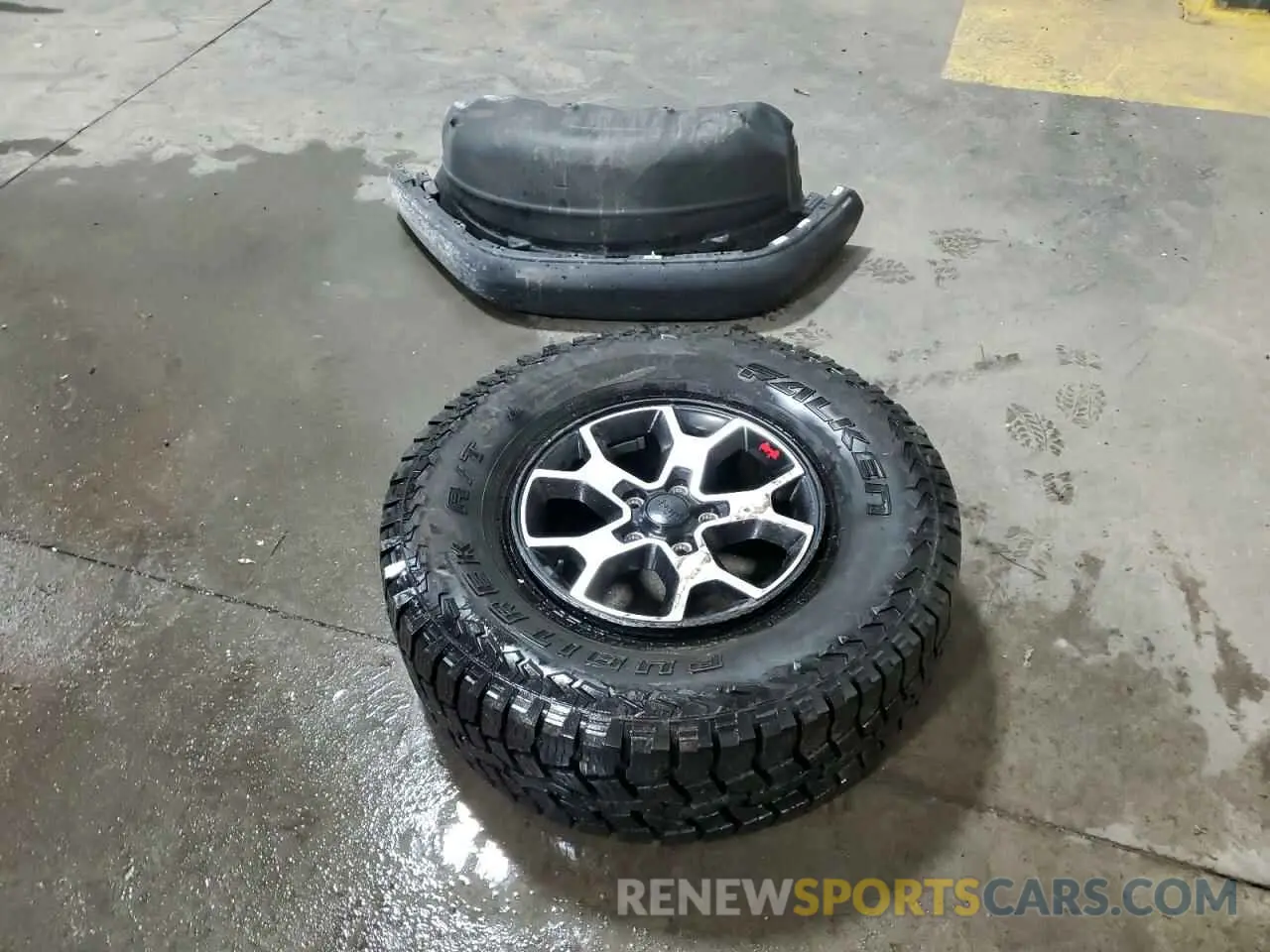 14 Photograph of a damaged car 1C4HJXFN2MW562724 JEEP WRANGLER 2021