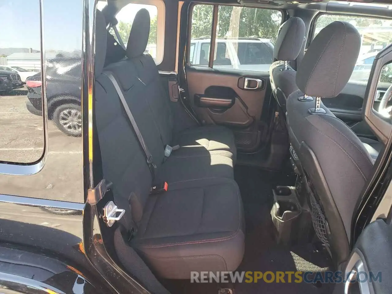 12 Photograph of a damaged car 1C4JJXFM0MW528029 JEEP WRANGLER 2021
