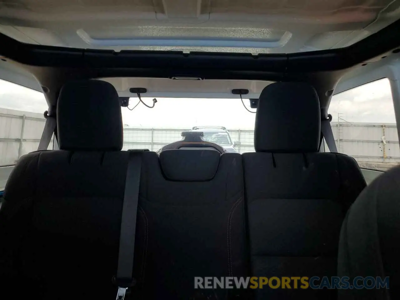 10 Photograph of a damaged car 1C4JJXFM7MW794325 JEEP WRANGLER 2021
