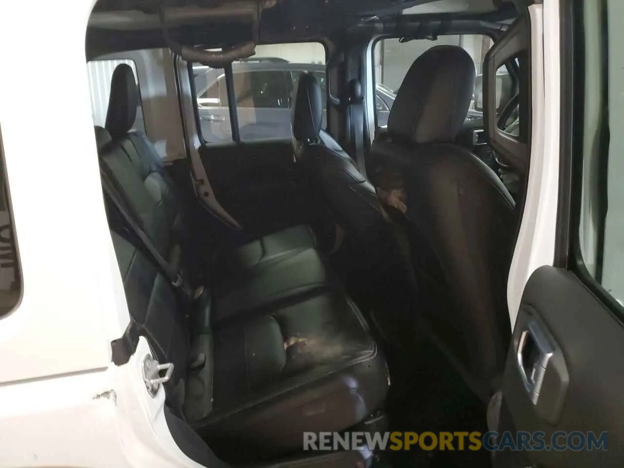 11 Photograph of a damaged car 1C4JJXP61MW868399 JEEP WRANGLER 2021