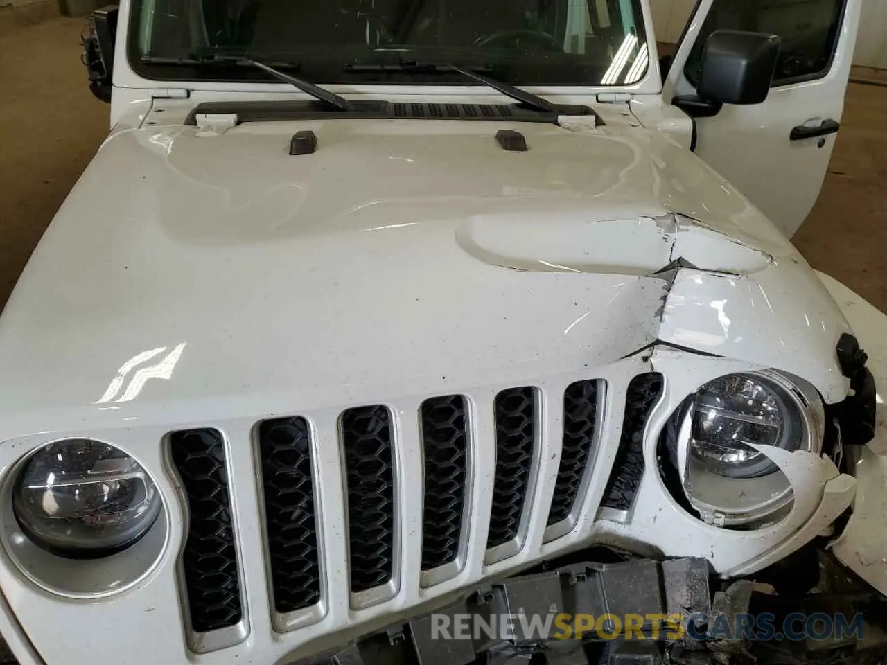 13 Photograph of a damaged car 1C4JJXP61MW868399 JEEP WRANGLER 2021