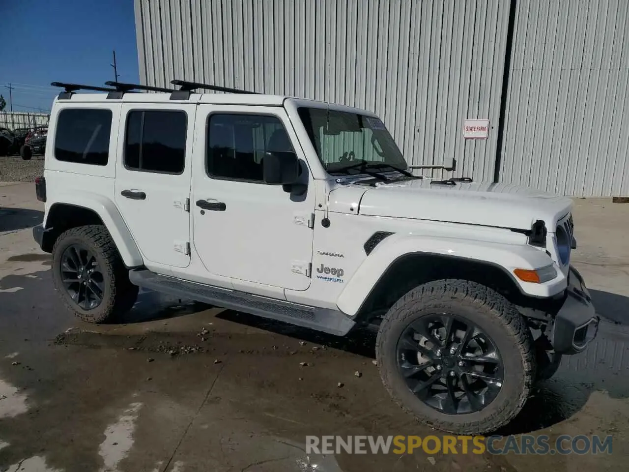 4 Photograph of a damaged car 1C4JJXP69MW682528 JEEP WRANGLER 2021