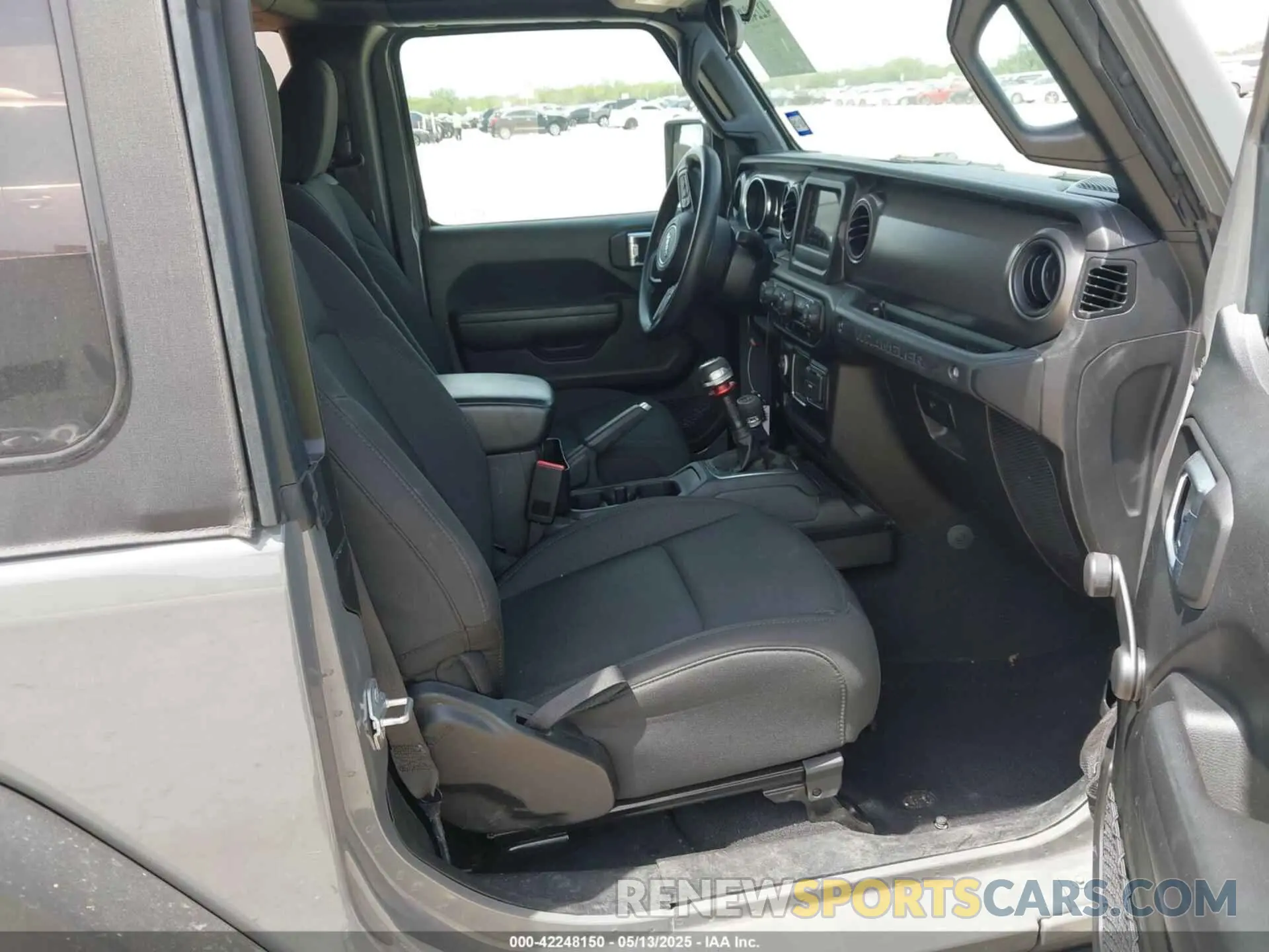 5 Photograph of a damaged car 1C4GJXAG8NW232480 JEEP WRANGLER 2022