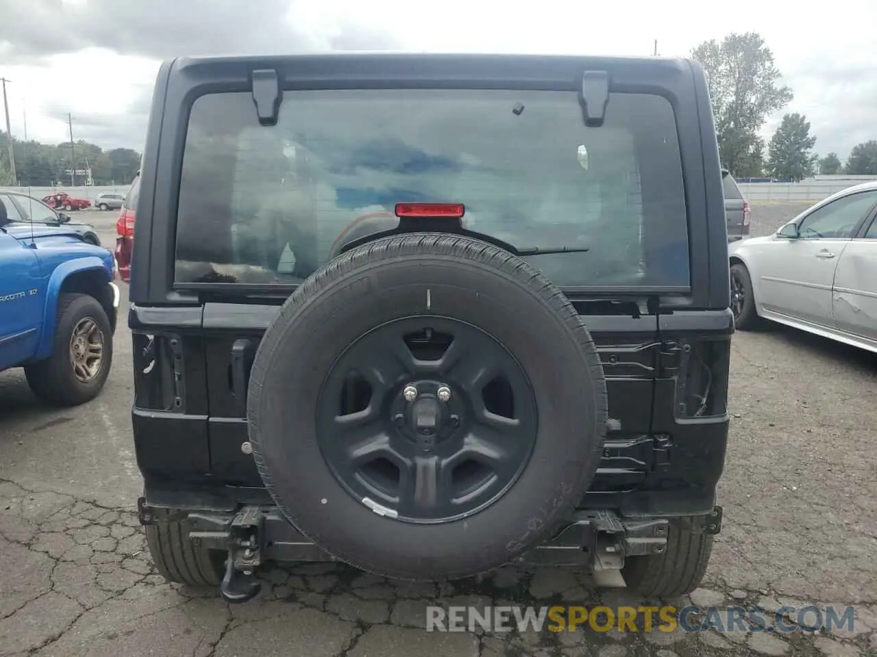 6 Photograph of a damaged car 1C4GJXAN6NW240303 JEEP WRANGLER 2022