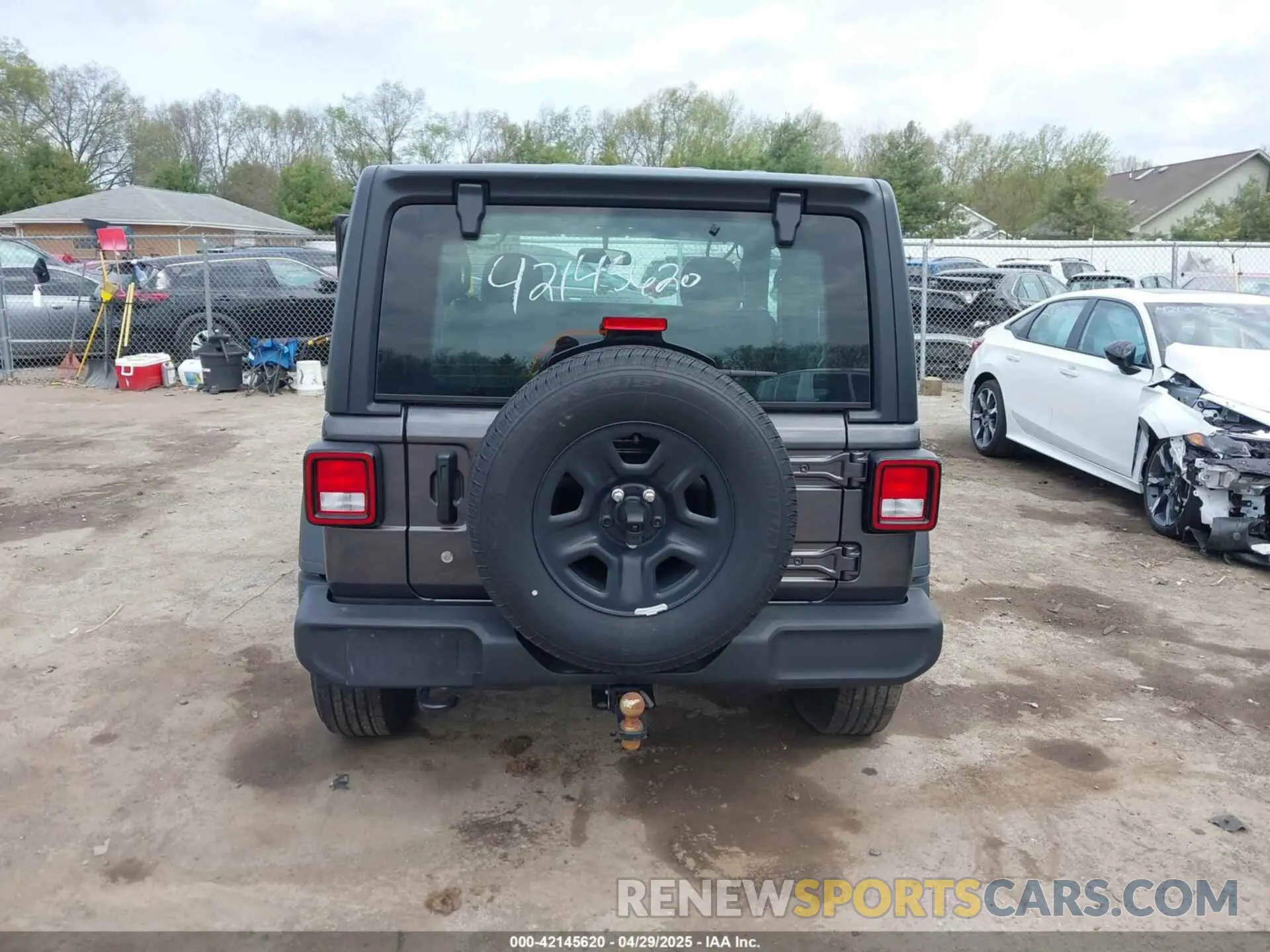 17 Photograph of a damaged car 1C4GJXAN8NW223101 JEEP WRANGLER 2022