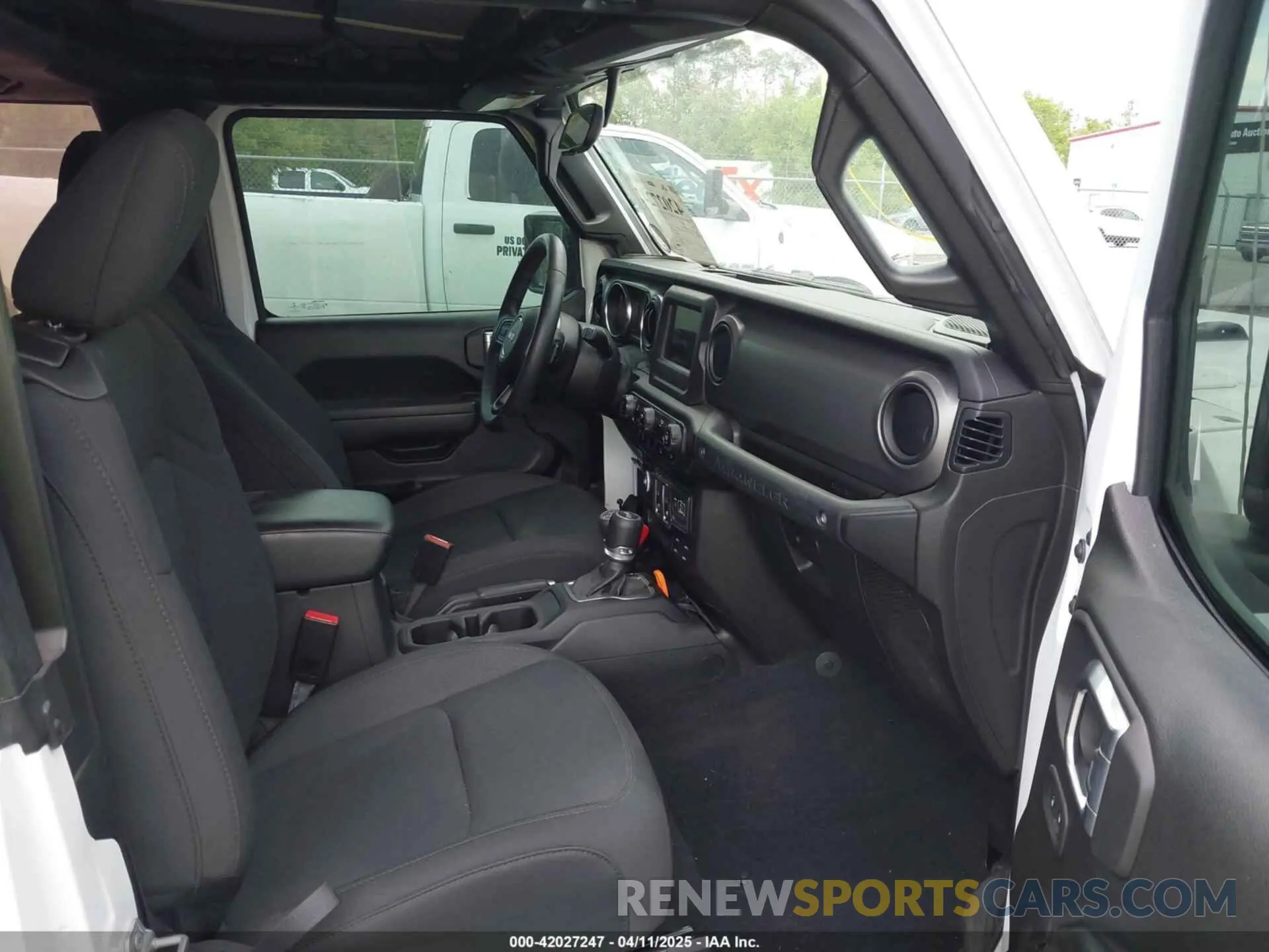 5 Photograph of a damaged car 1C4GJXAN9NW124190 JEEP WRANGLER 2022