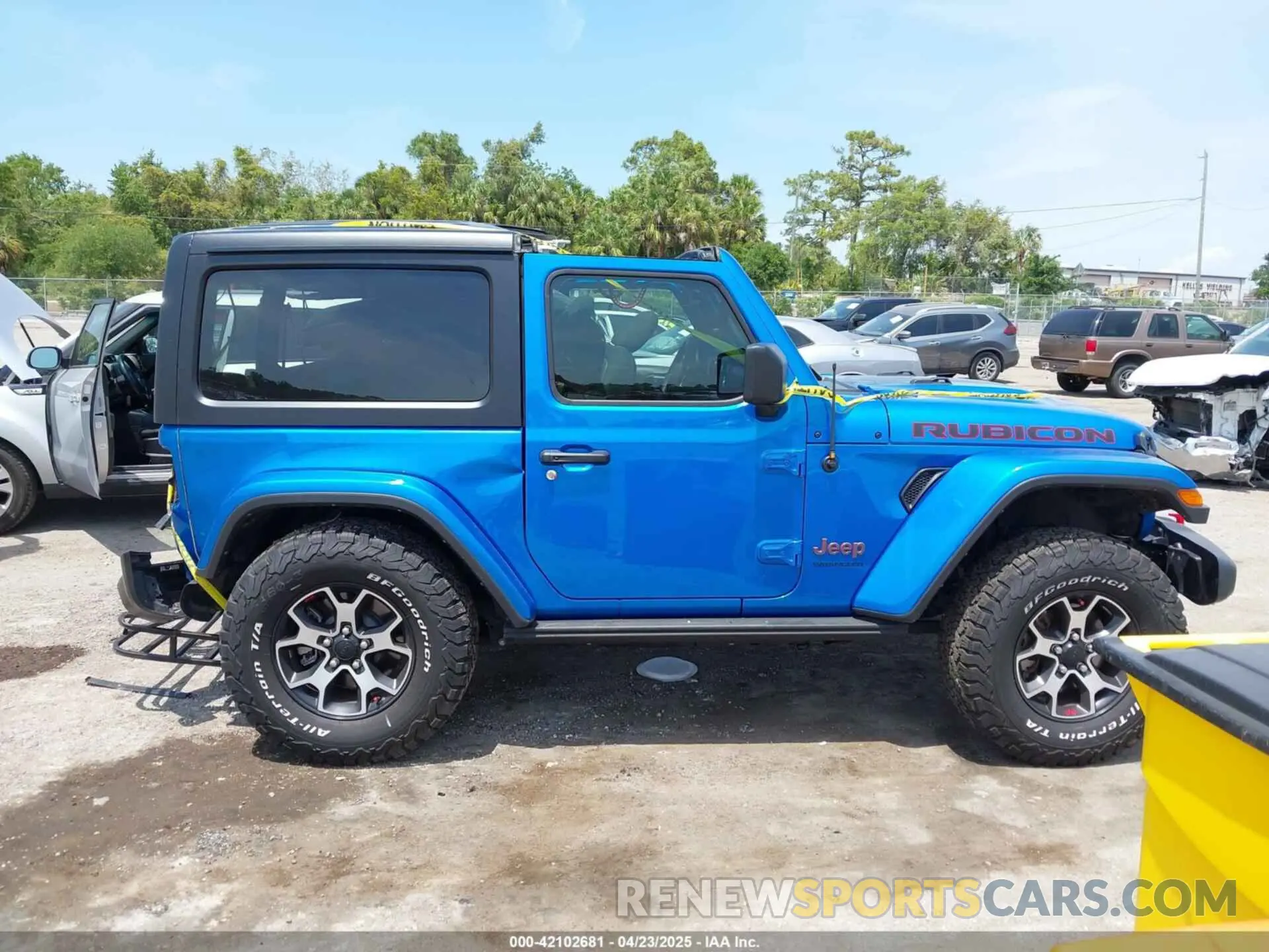 12 Photograph of a damaged car 1C4HJXCN5NW185442 JEEP WRANGLER 2022