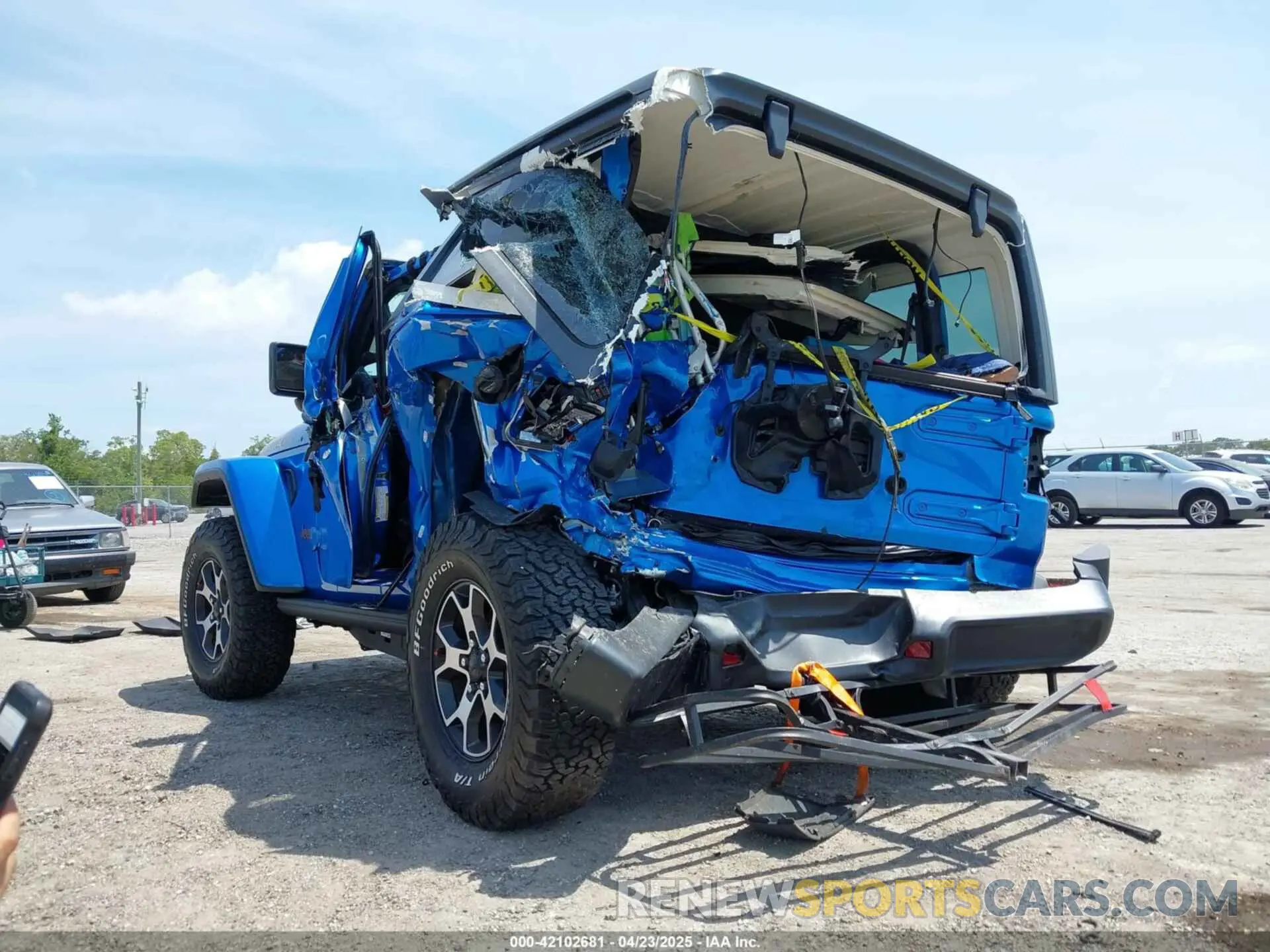 3 Photograph of a damaged car 1C4HJXCN5NW185442 JEEP WRANGLER 2022