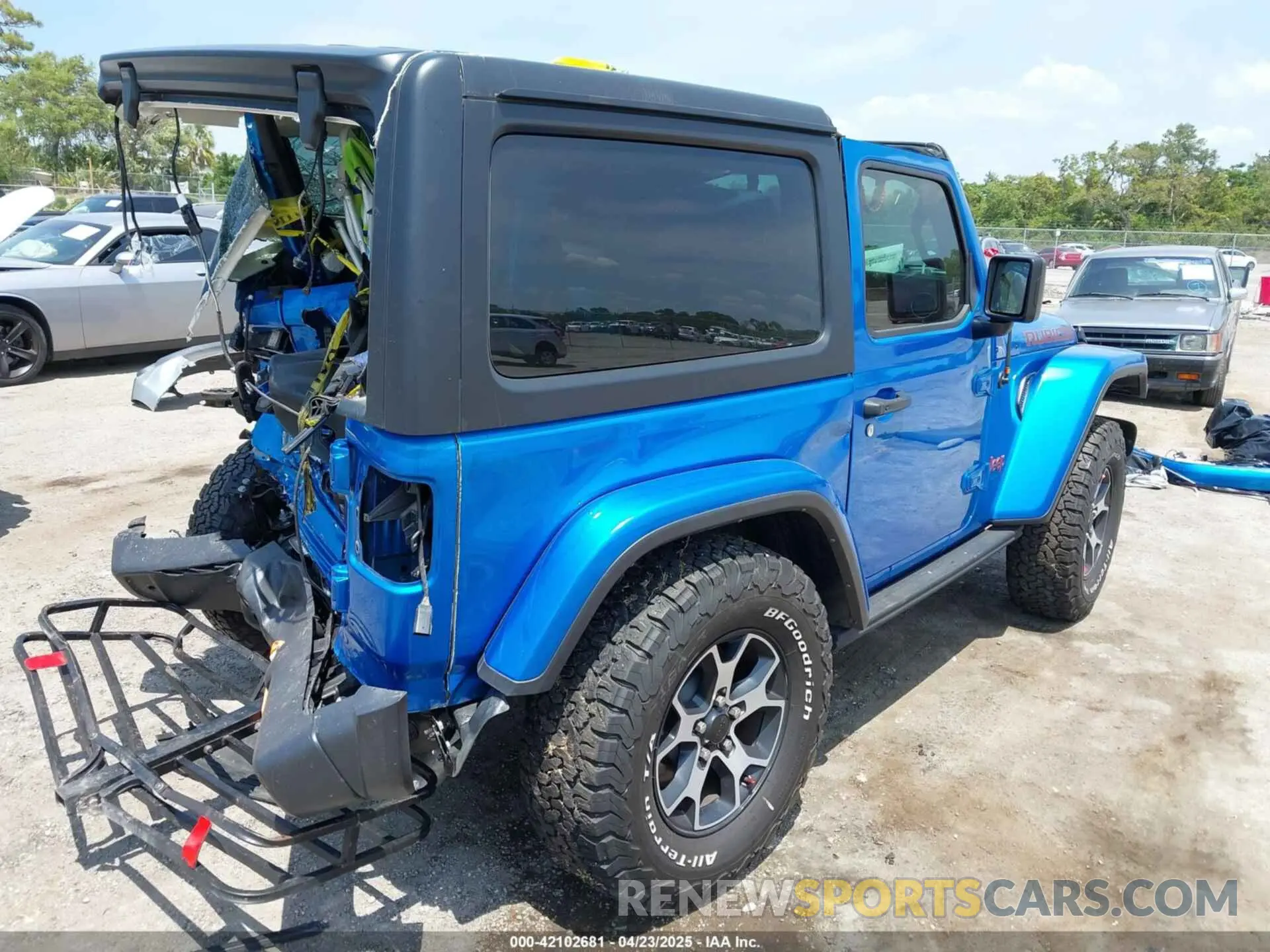 4 Photograph of a damaged car 1C4HJXCN5NW185442 JEEP WRANGLER 2022