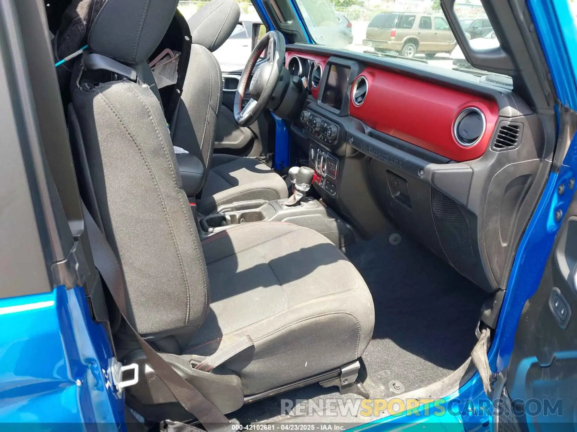 5 Photograph of a damaged car 1C4HJXCN5NW185442 JEEP WRANGLER 2022