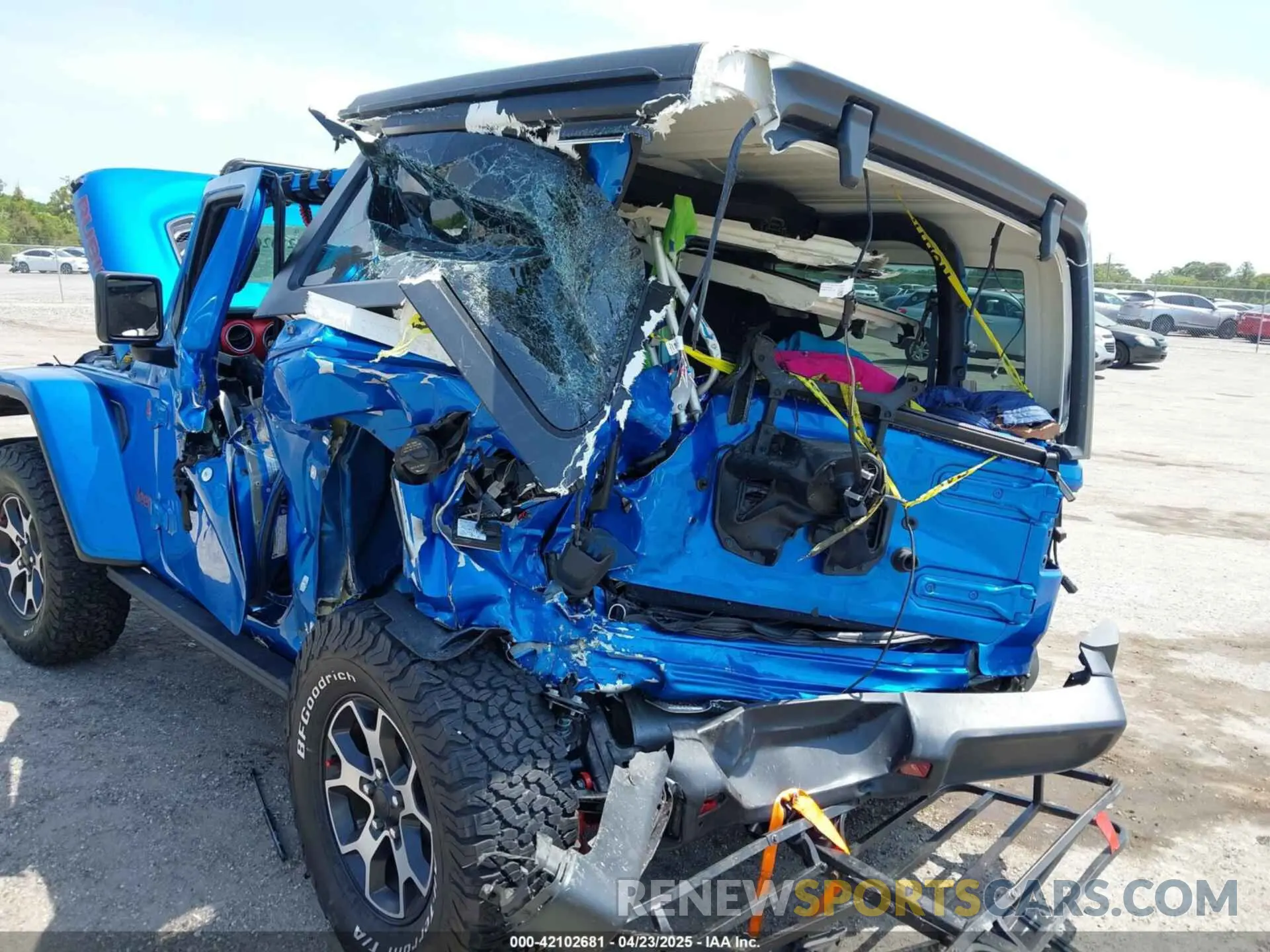 6 Photograph of a damaged car 1C4HJXCN5NW185442 JEEP WRANGLER 2022