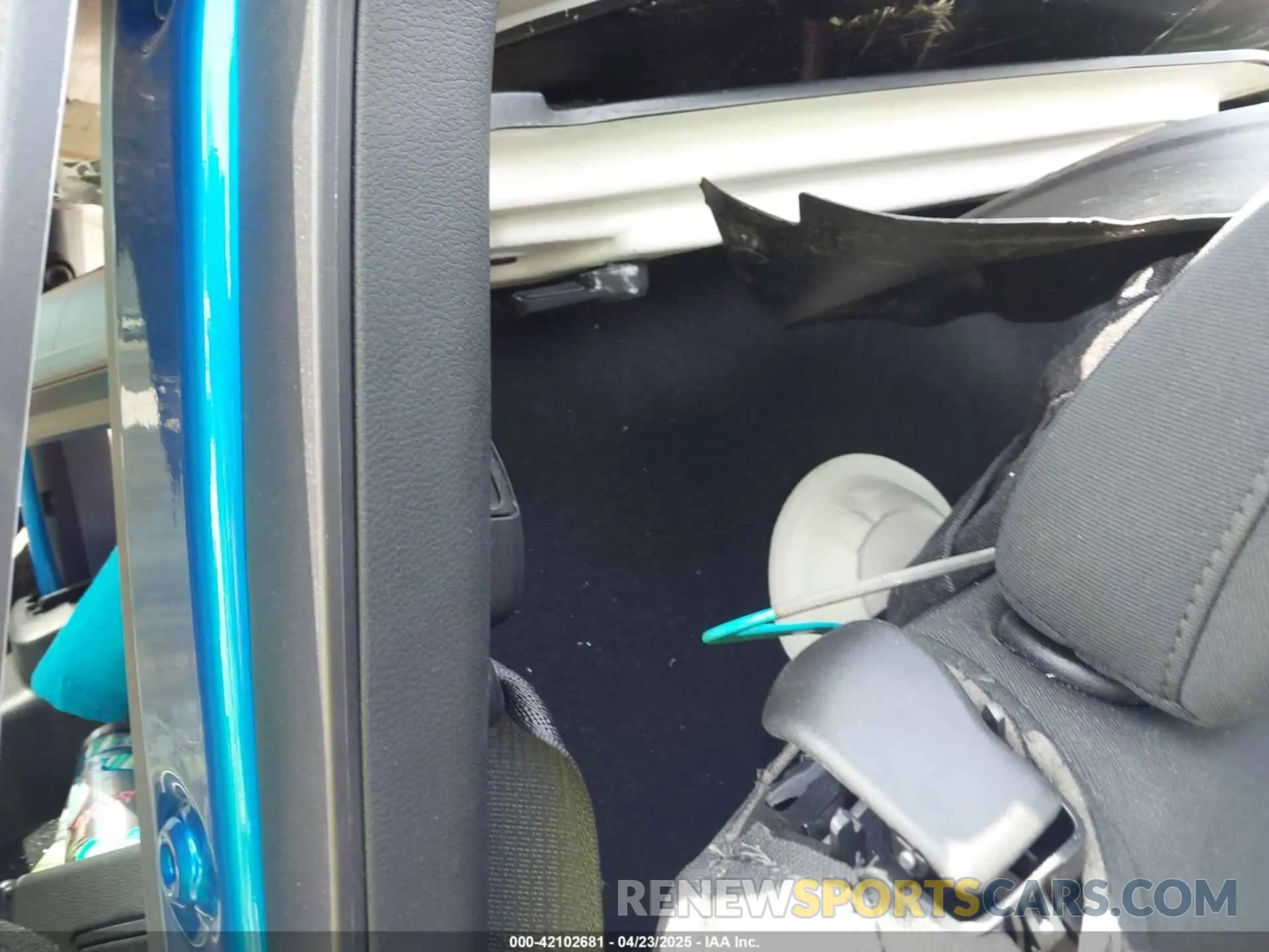 8 Photograph of a damaged car 1C4HJXCN5NW185442 JEEP WRANGLER 2022