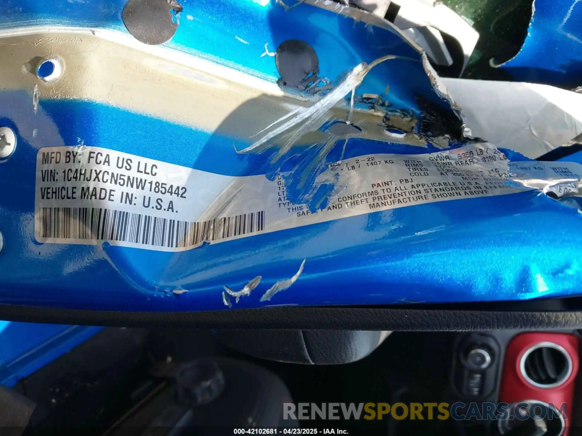 9 Photograph of a damaged car 1C4HJXCN5NW185442 JEEP WRANGLER 2022