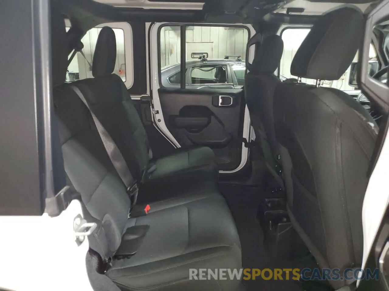 10 Photograph of a damaged car 1C4HJXDG8NW183040 JEEP WRANGLER 2022
