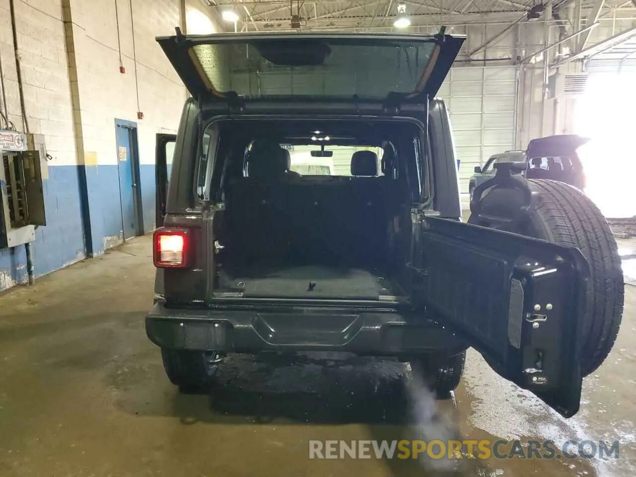 6 Photograph of a damaged car 1C4HJXDGXNW152081 JEEP WRANGLER 2022