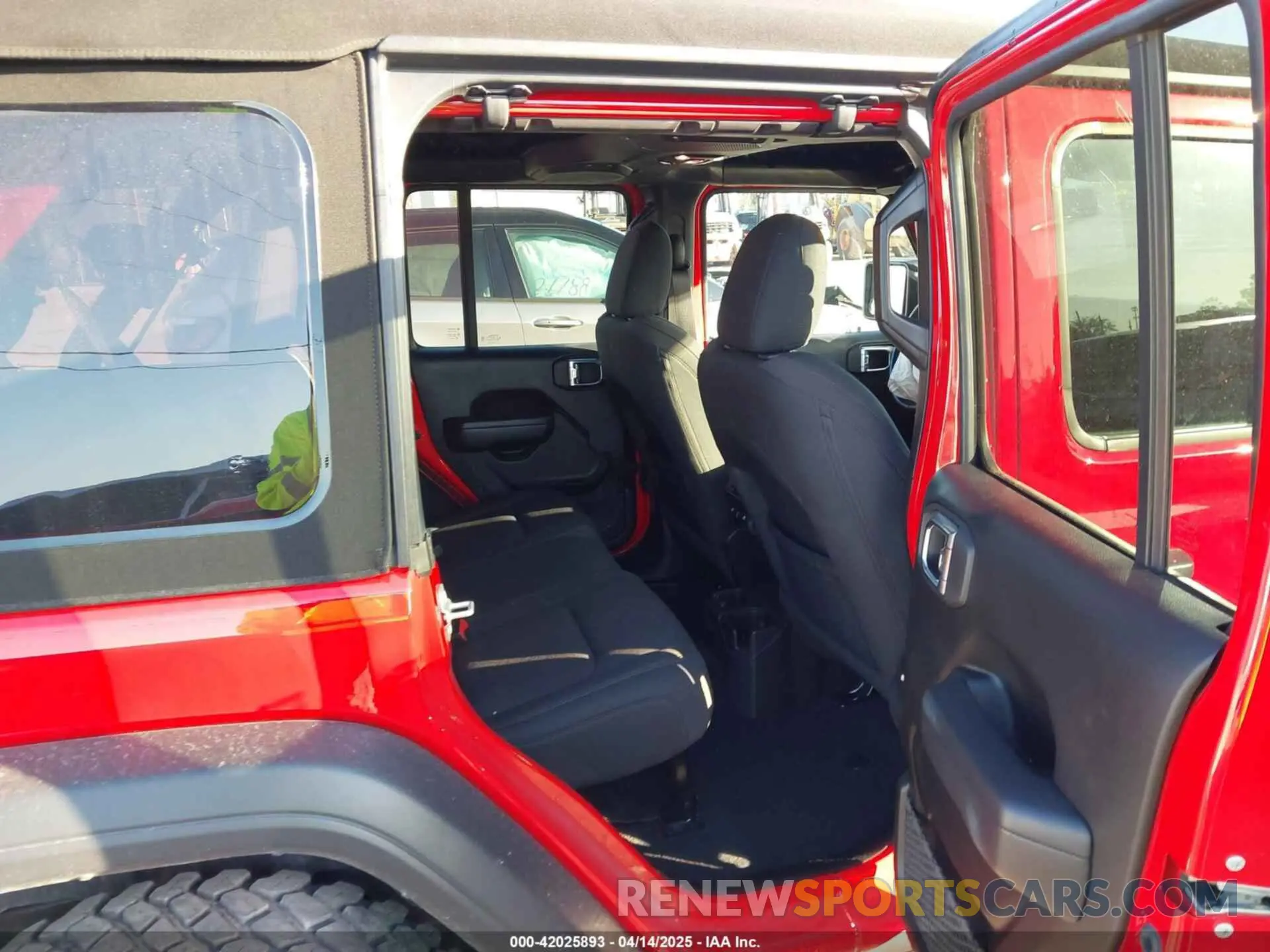 8 Photograph of a damaged car 1C4HJXDN3NW129708 JEEP WRANGLER 2022