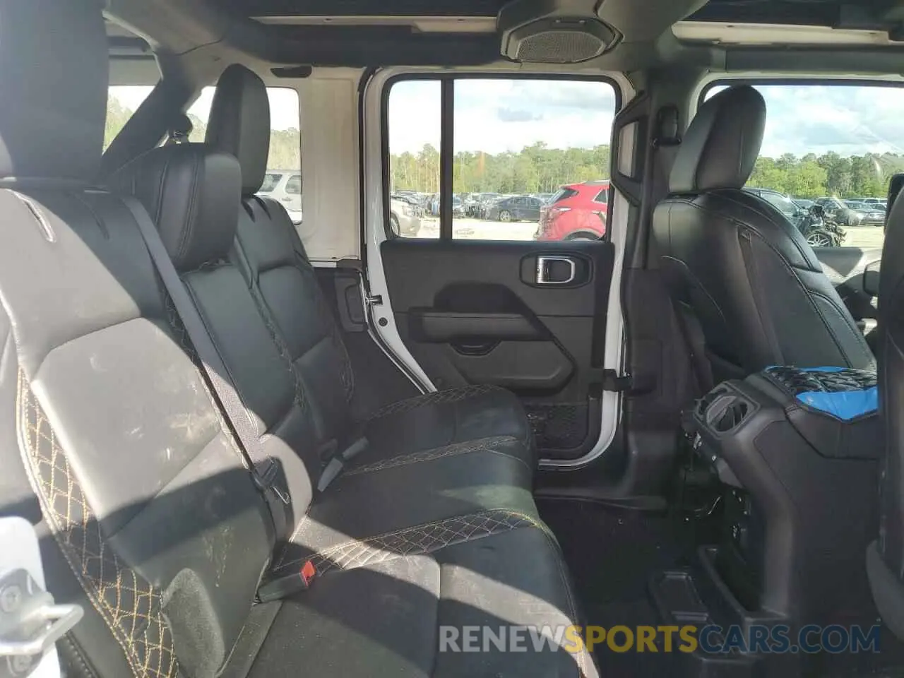 11 Photograph of a damaged car 1C4HJXEN2NW124708 JEEP WRANGLER 2022