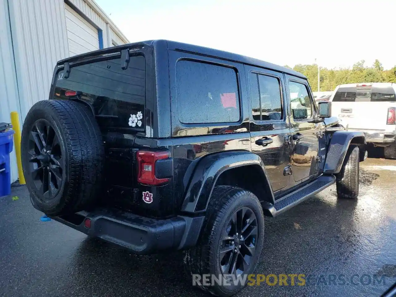 3 Photograph of a damaged car 1C4JJXP61NW277801 JEEP WRANGLER 2022