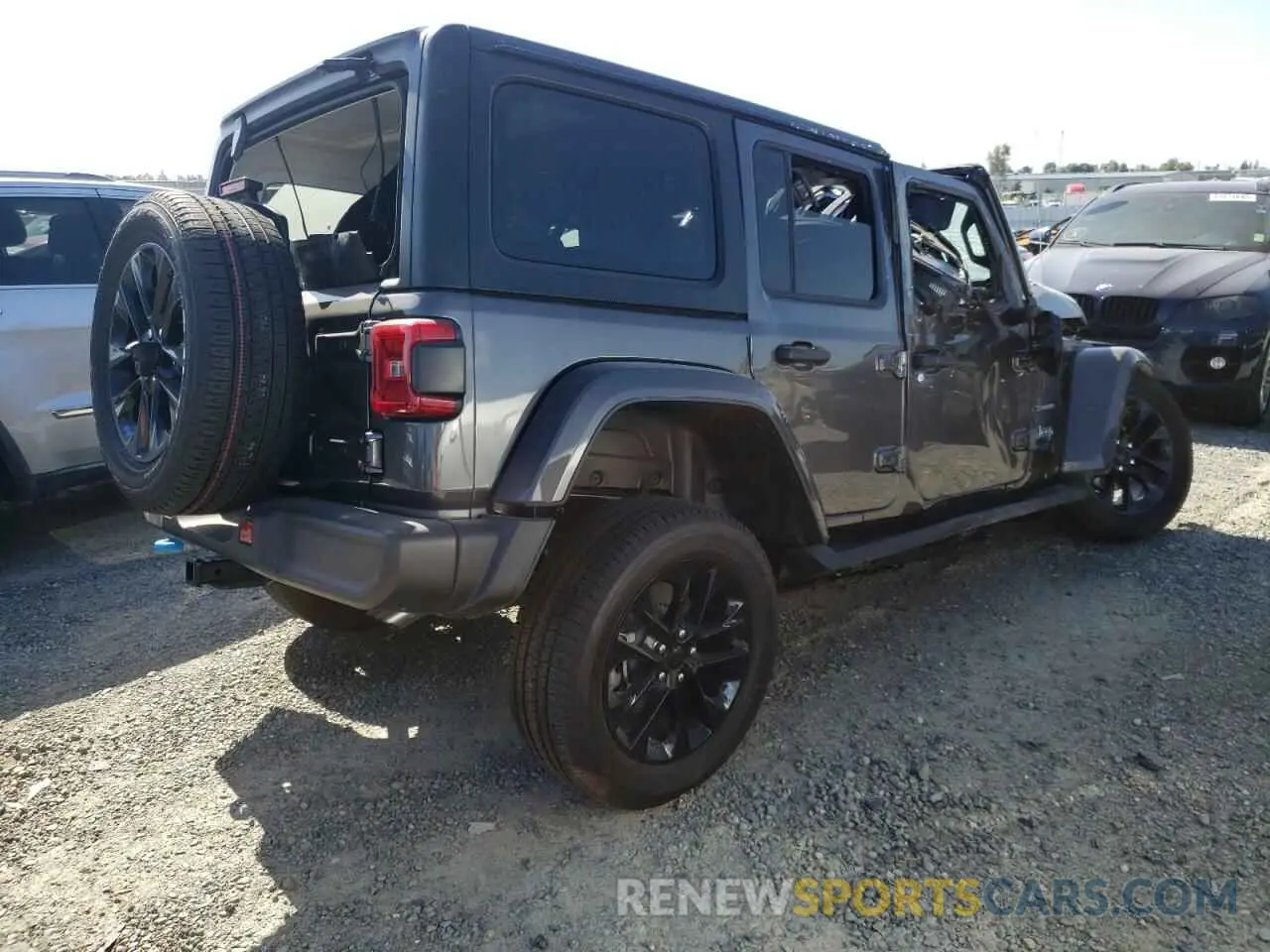 3 Photograph of a damaged car 1C4JJXP64NW213185 JEEP WRANGLER 2022