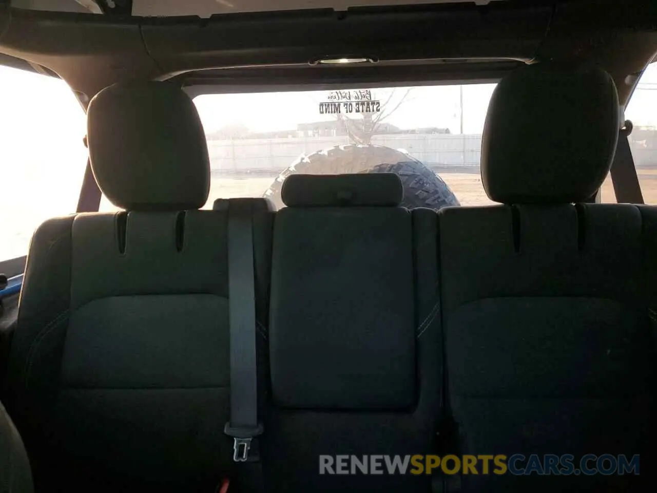 10 Photograph of a damaged car 1C4JJXR68NW190233 JEEP WRANGLER 2022