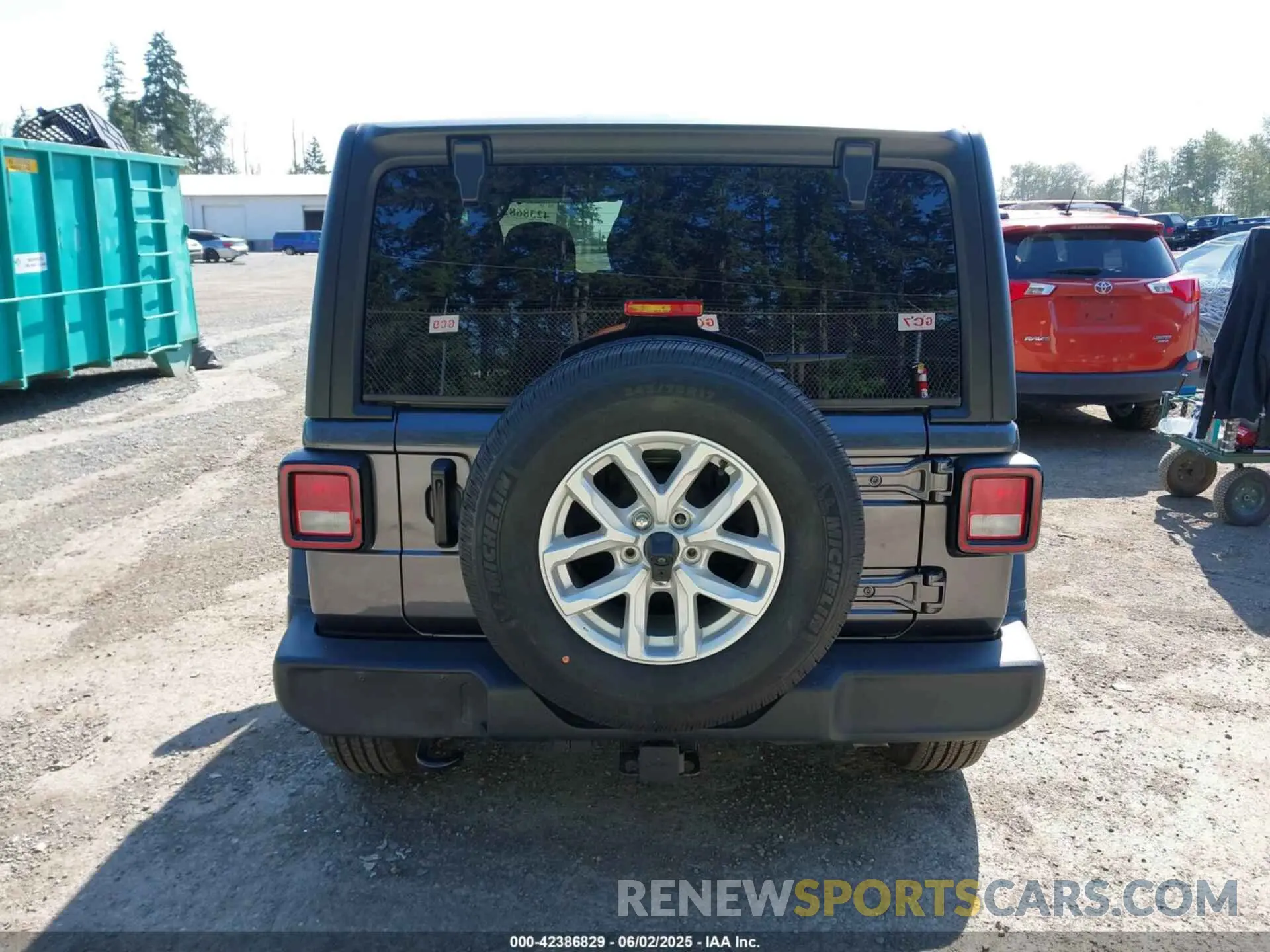 17 Photograph of a damaged car 1C4HJXAG1PW689025 JEEP WRANGLER 2023