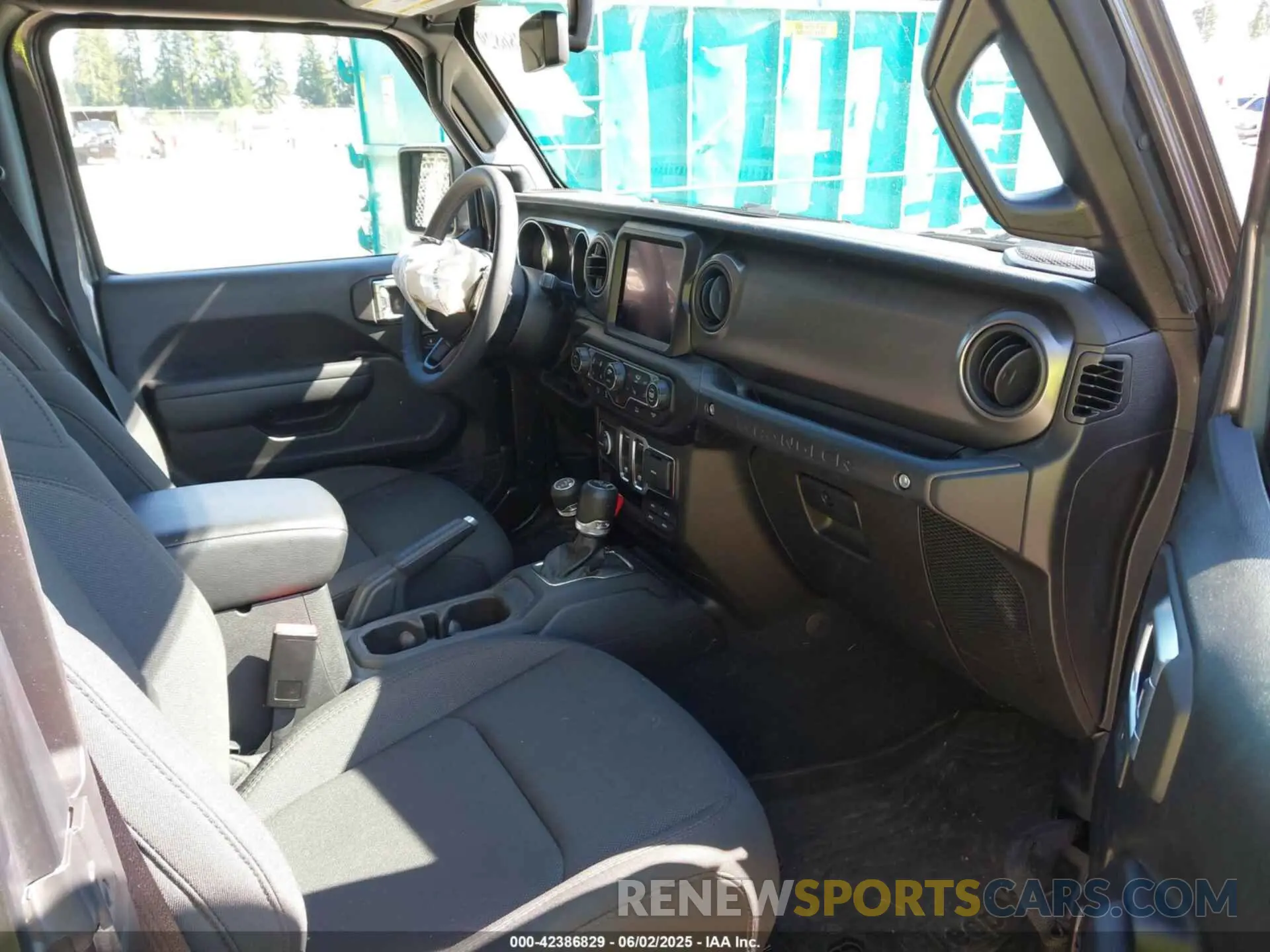 5 Photograph of a damaged car 1C4HJXAG1PW689025 JEEP WRANGLER 2023