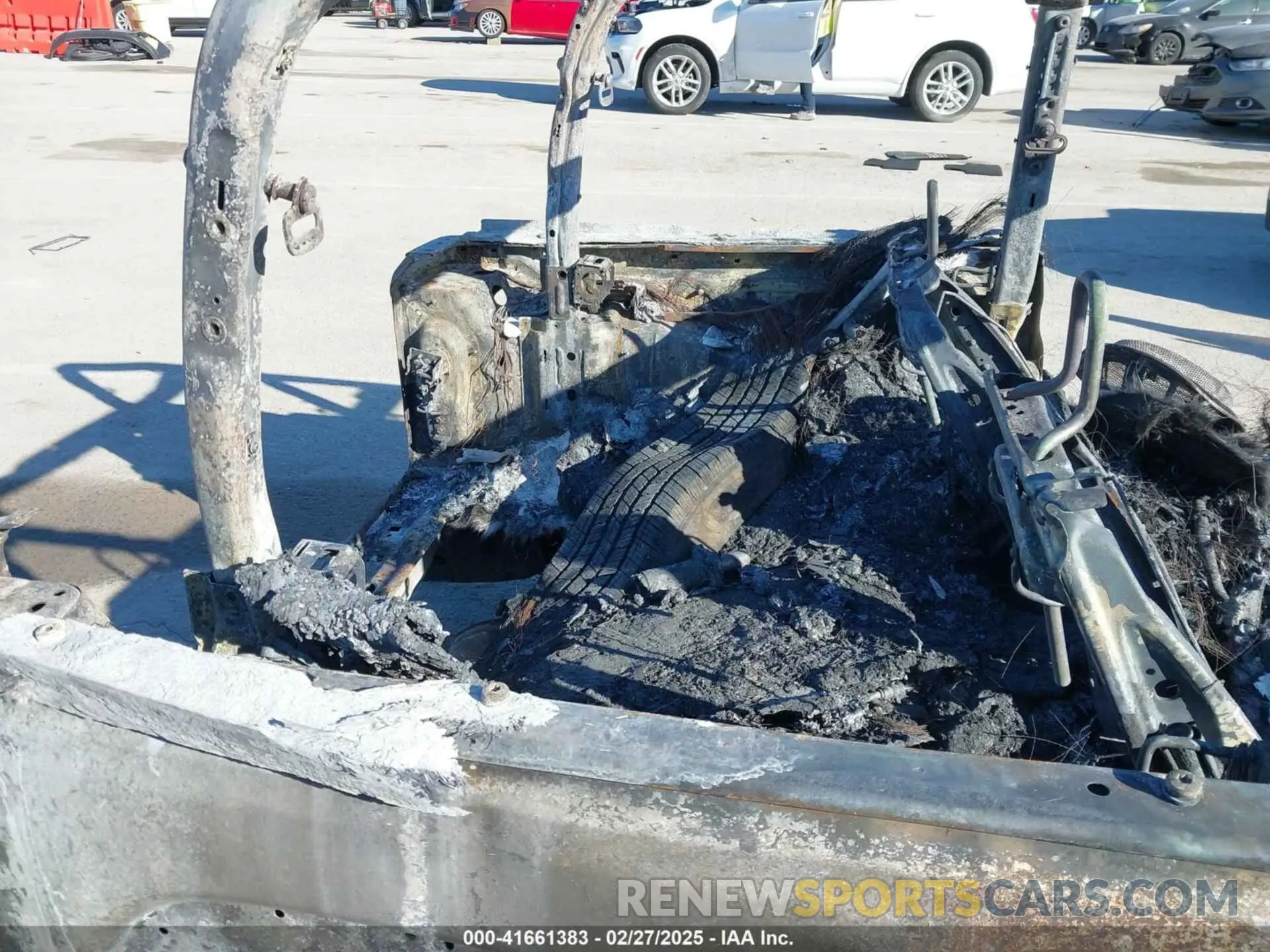8 Photograph of a damaged car 1C4HJXAG7PW549027 JEEP WRANGLER 2023