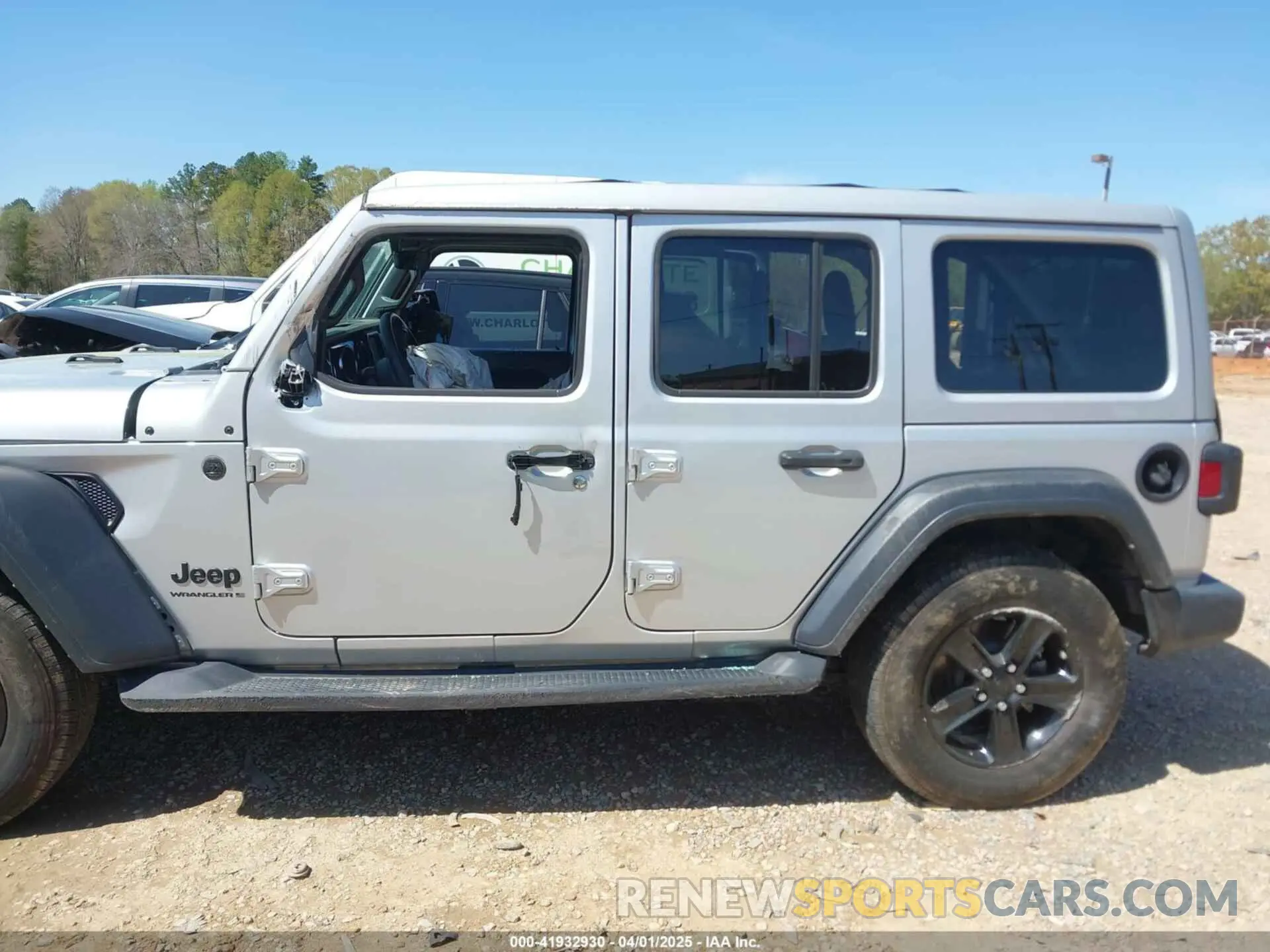 14 Photograph of a damaged car 1C4HJXDG0PW582947 JEEP WRANGLER 2023