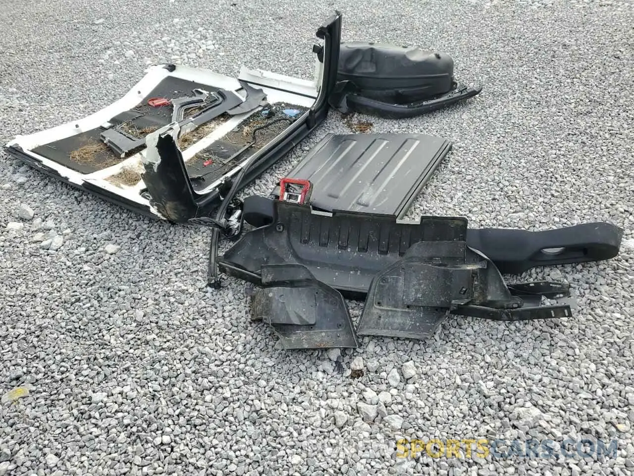 13 Photograph of a damaged car 1C4HJXDG0PW629815 JEEP WRANGLER 2023
