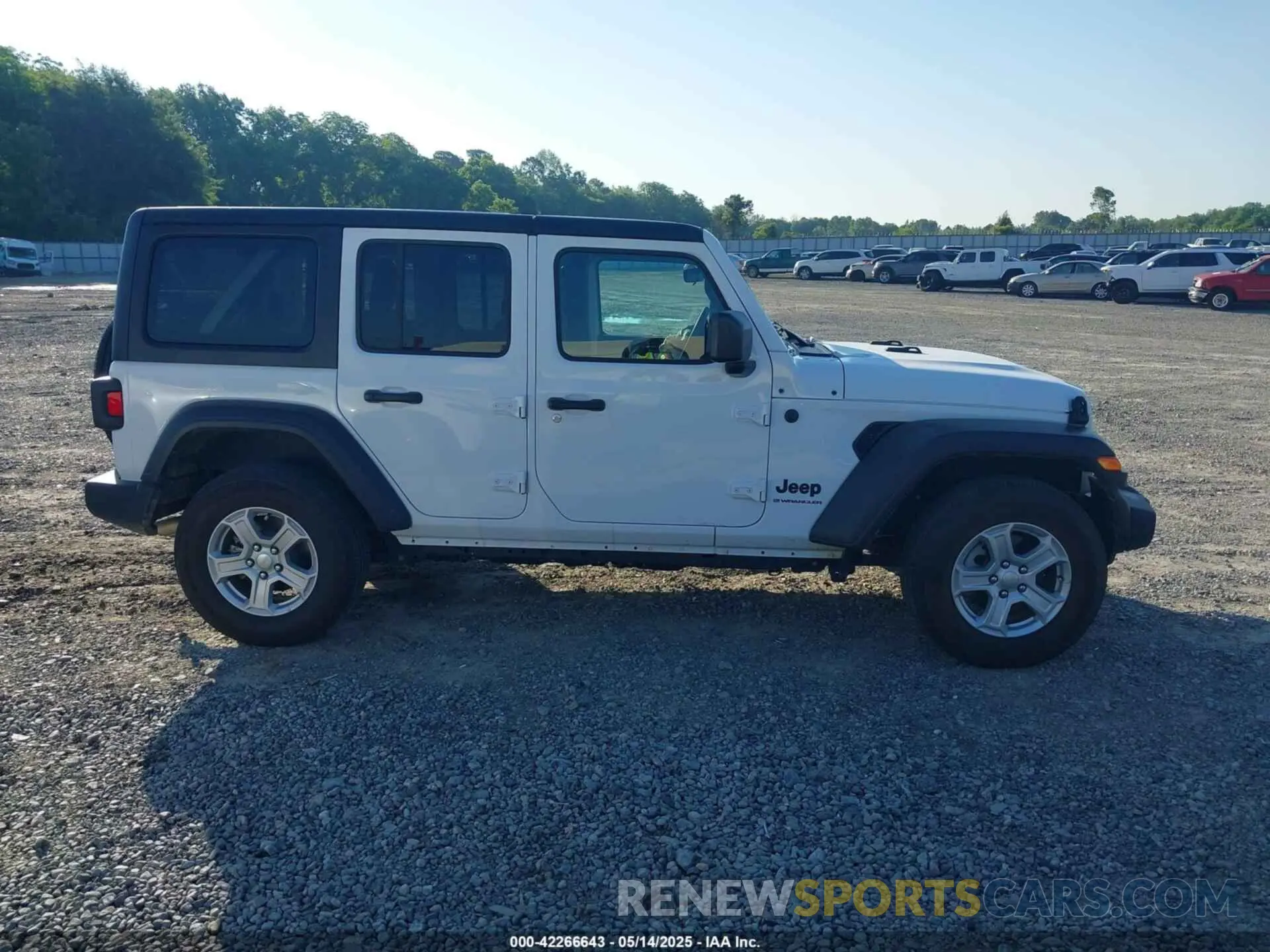 13 Photograph of a damaged car 1C4HJXDG1PW531053 JEEP WRANGLER 2023