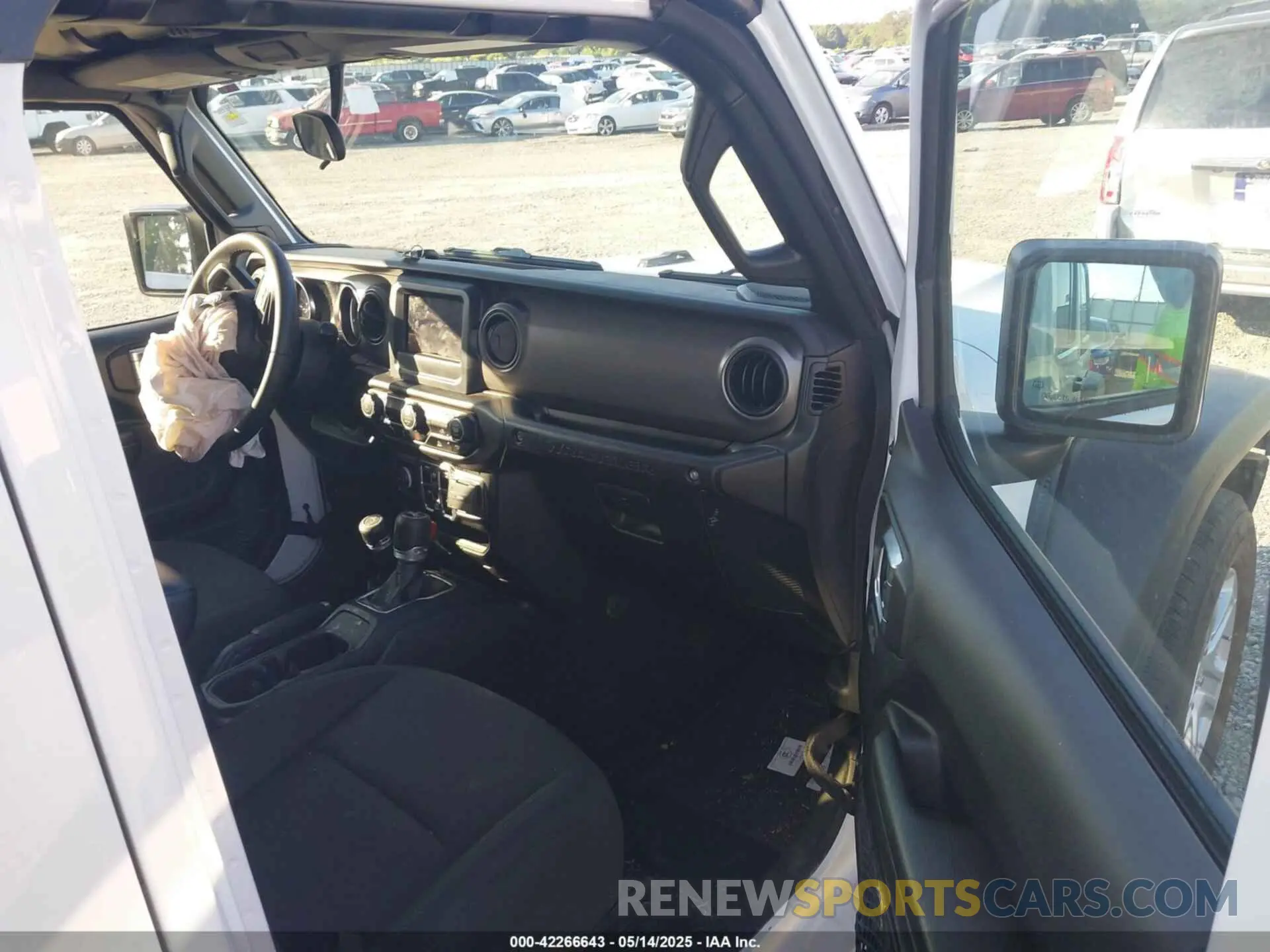 5 Photograph of a damaged car 1C4HJXDG1PW531053 JEEP WRANGLER 2023