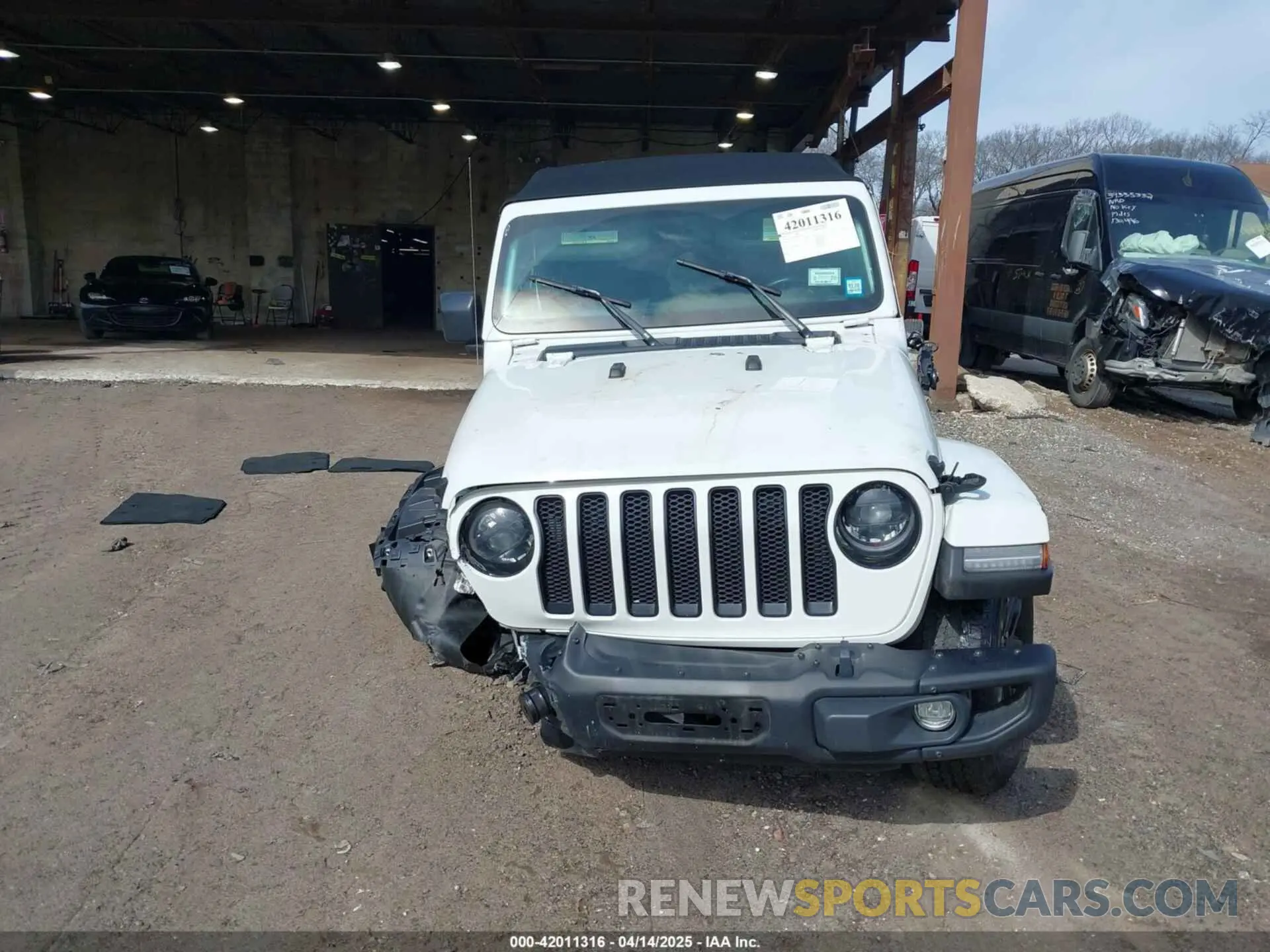 13 Photograph of a damaged car 1C4HJXDG1PW578230 JEEP WRANGLER 2023