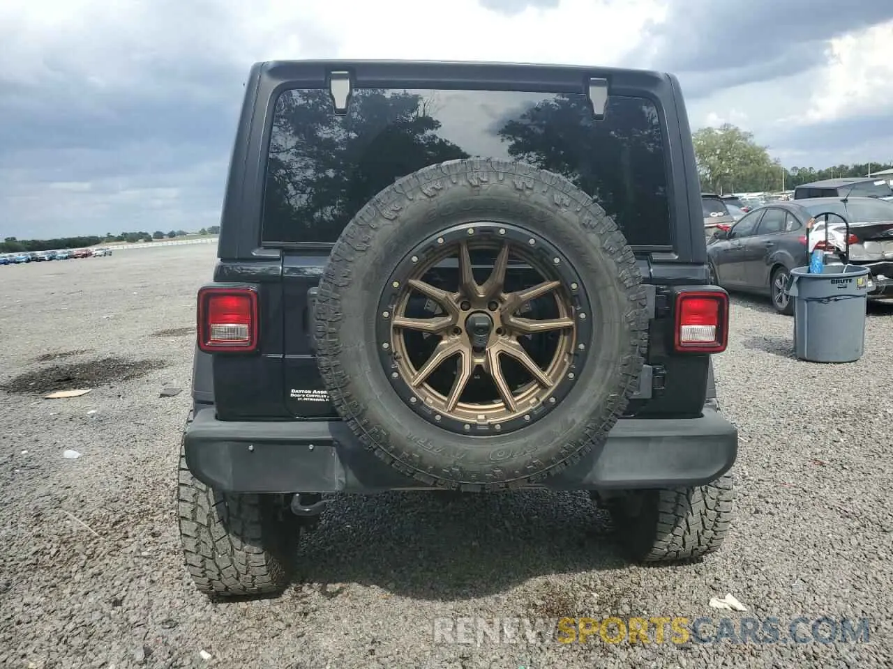 6 Photograph of a damaged car 1C4HJXDG1PW618533 JEEP WRANGLER 2023