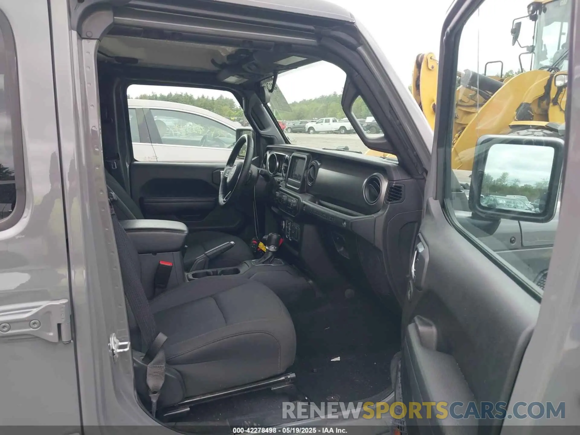 5 Photograph of a damaged car 1C4HJXDG2PW531904 JEEP WRANGLER 2023
