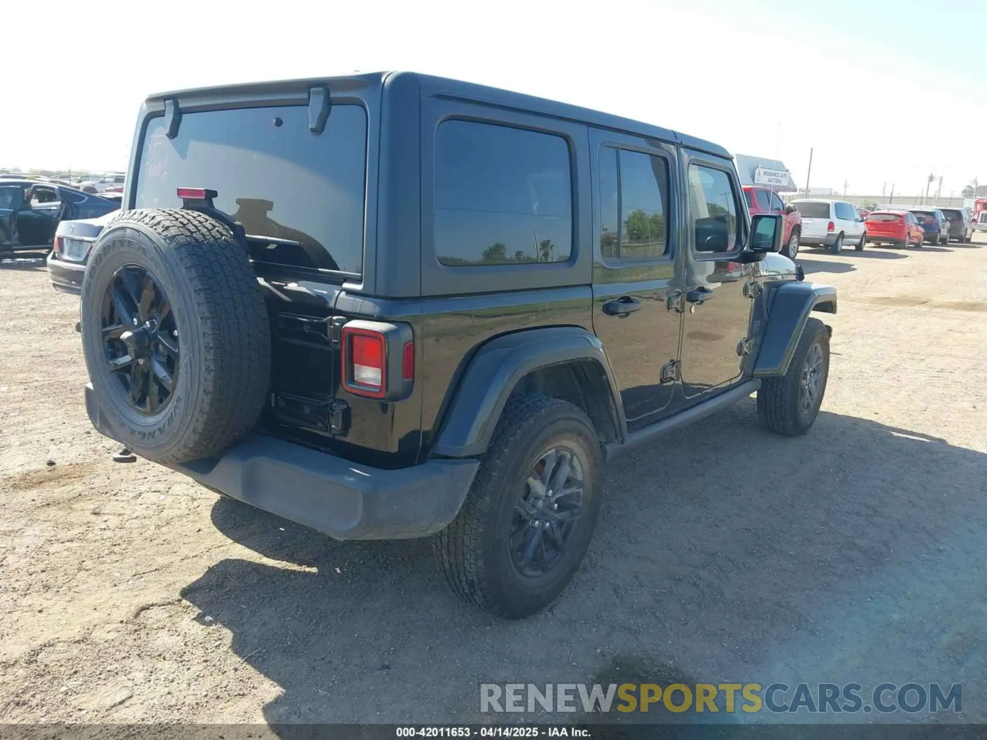 4 Photograph of a damaged car 1C4HJXDG2PW582318 JEEP WRANGLER 2023