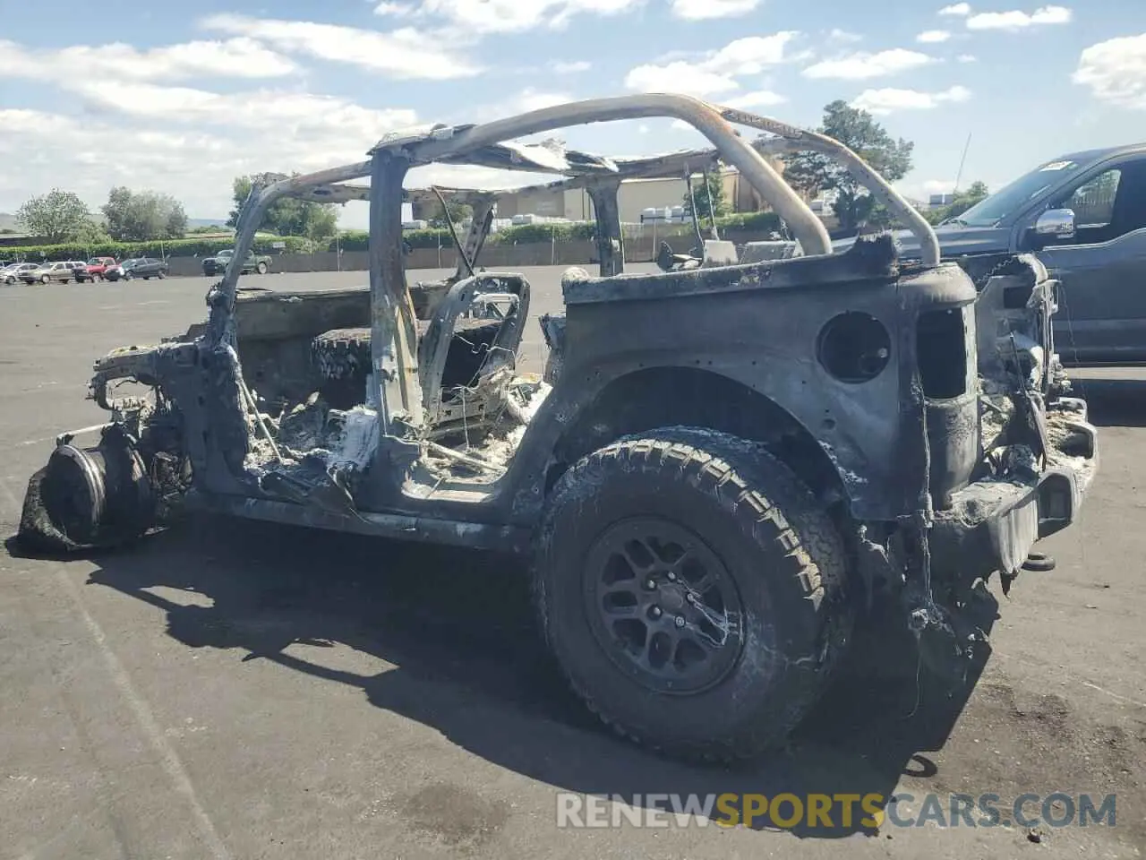 2 Photograph of a damaged car 1C4HJXDG2PW695394 JEEP WRANGLER 2023