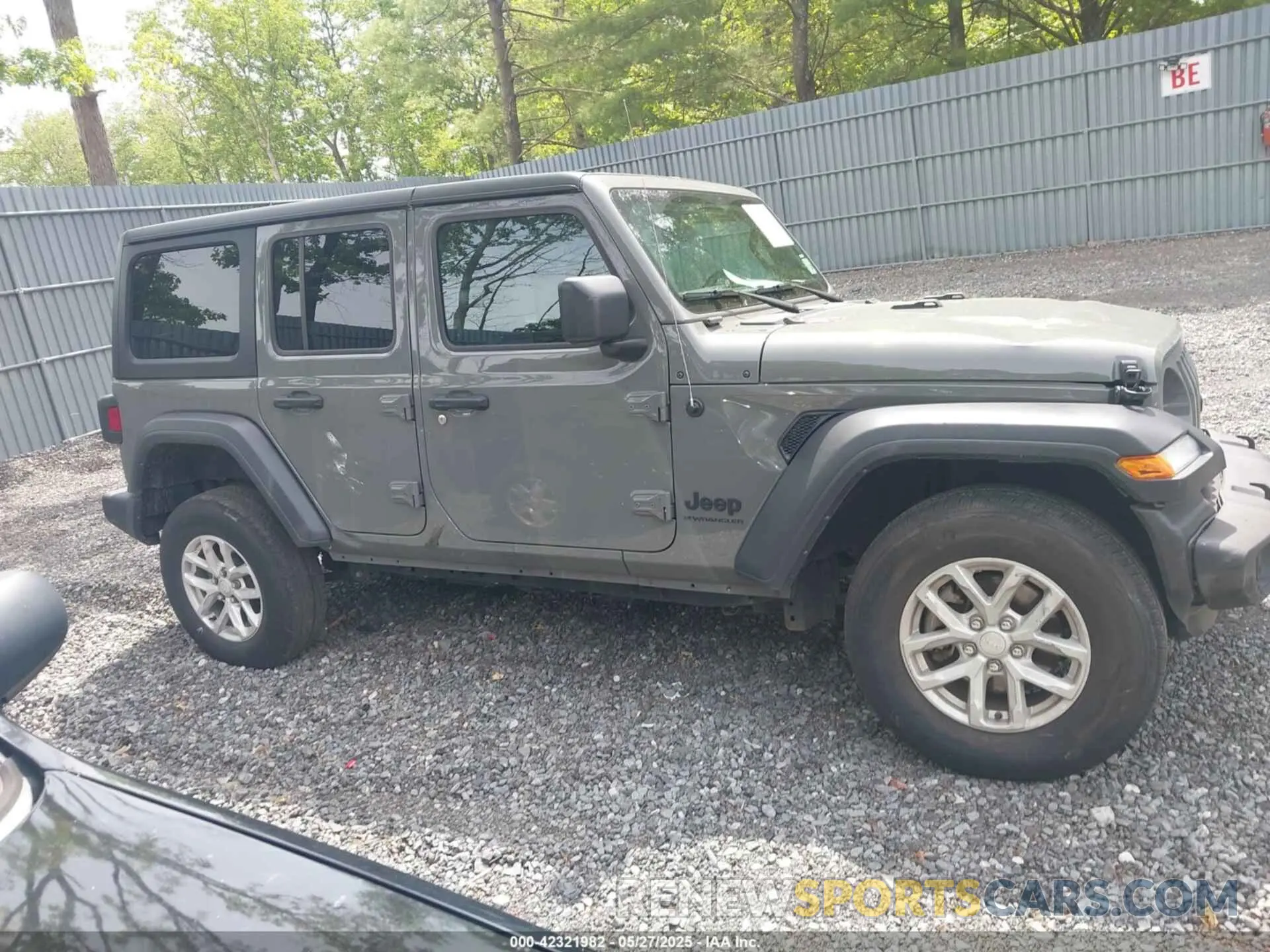 13 Photograph of a damaged car 1C4HJXDG3PW619148 JEEP WRANGLER 2023