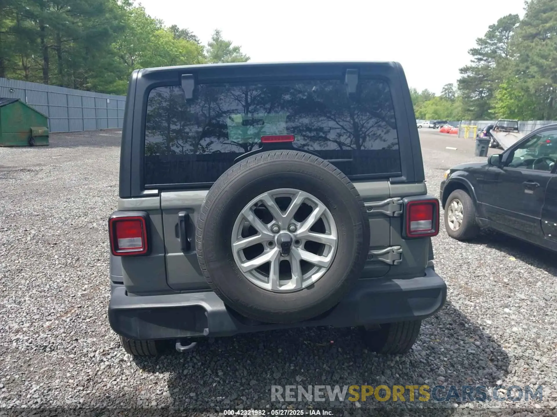 16 Photograph of a damaged car 1C4HJXDG3PW619148 JEEP WRANGLER 2023