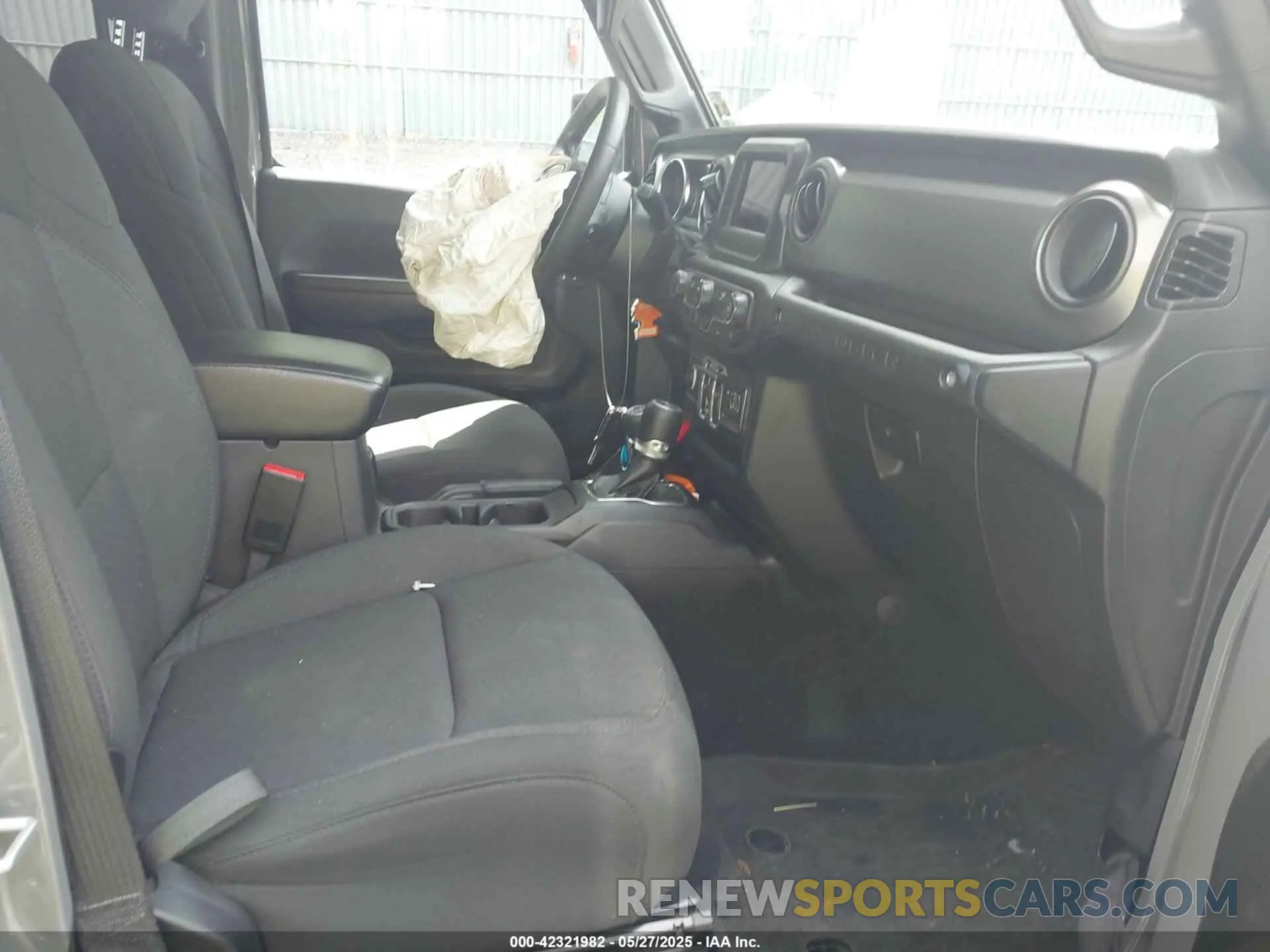 5 Photograph of a damaged car 1C4HJXDG3PW619148 JEEP WRANGLER 2023