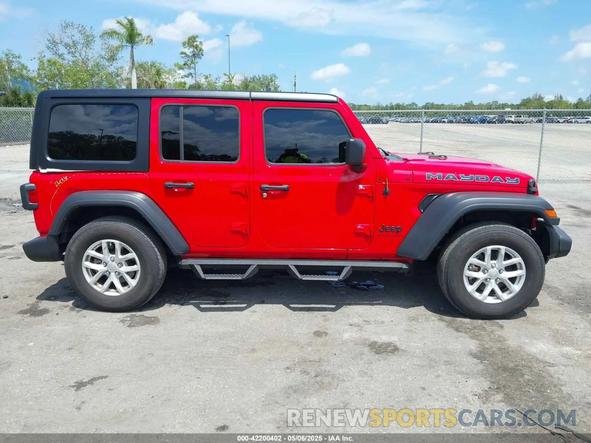 14 Photograph of a damaged car 1C4HJXDG4PW678113 JEEP WRANGLER 2023