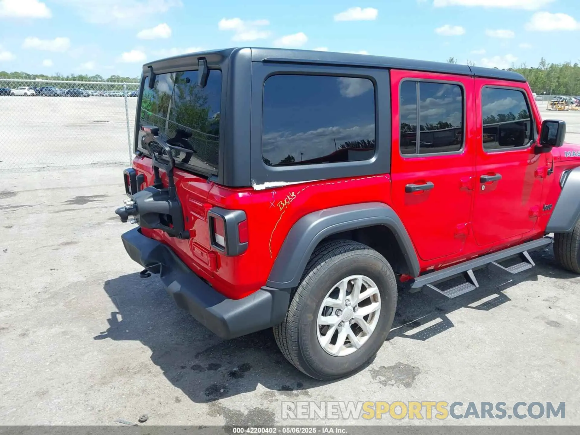 6 Photograph of a damaged car 1C4HJXDG4PW678113 JEEP WRANGLER 2023