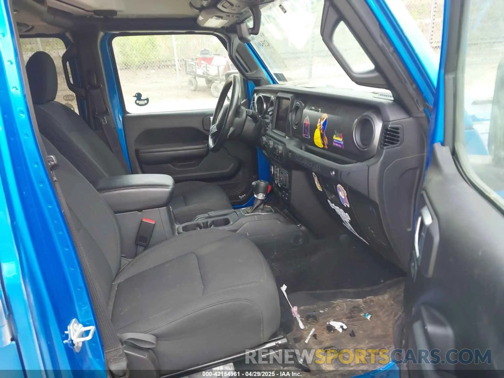 5 Photograph of a damaged car 1C4HJXDG5PW530309 JEEP WRANGLER 2023