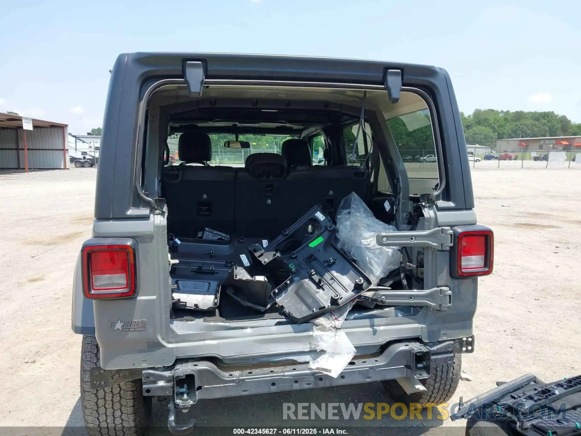 17 Photograph of a damaged car 1C4HJXDG6PW576179 JEEP WRANGLER 2023