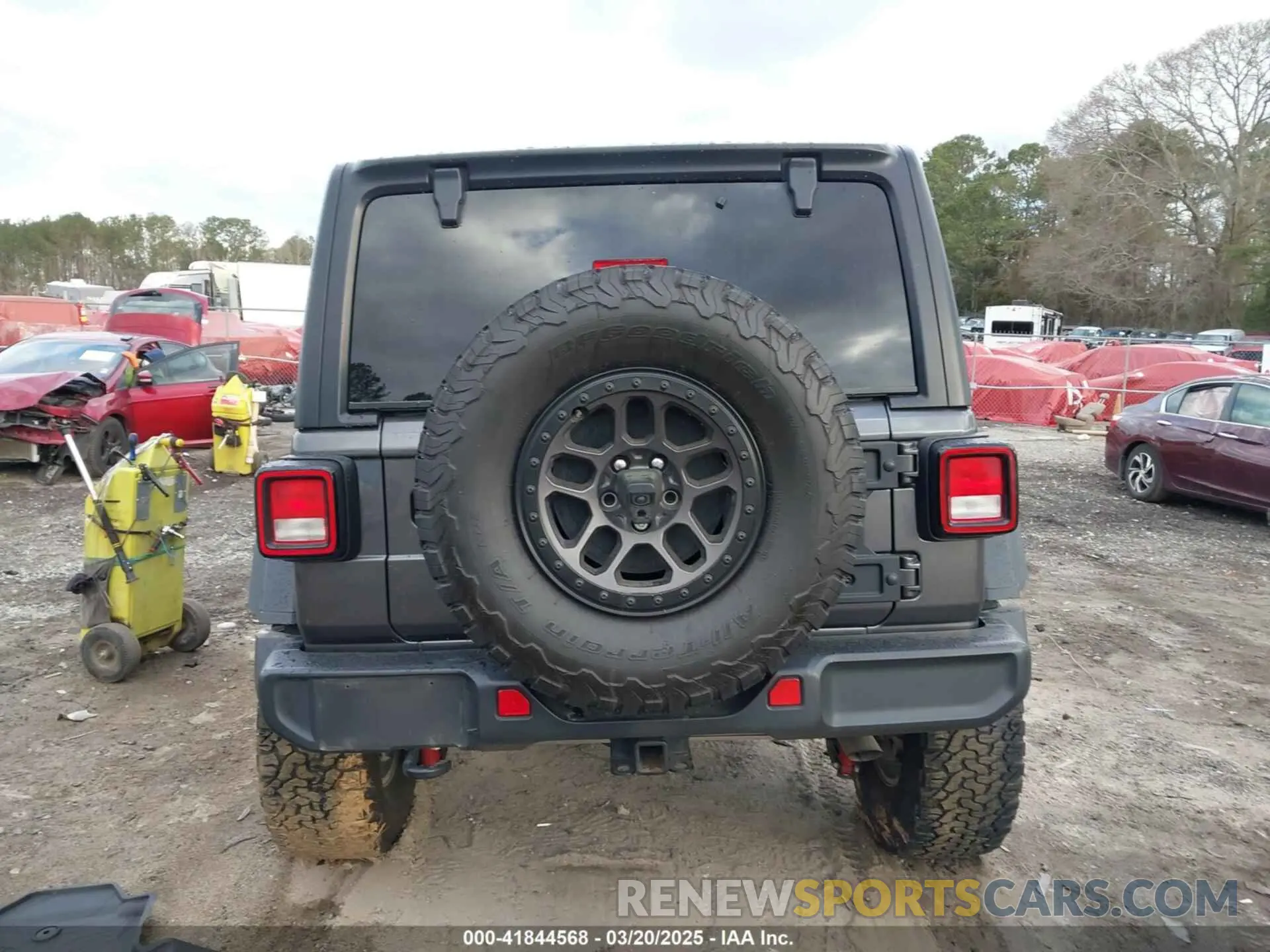 17 Photograph of a damaged car 1C4HJXDG7PW501555 JEEP WRANGLER 2023