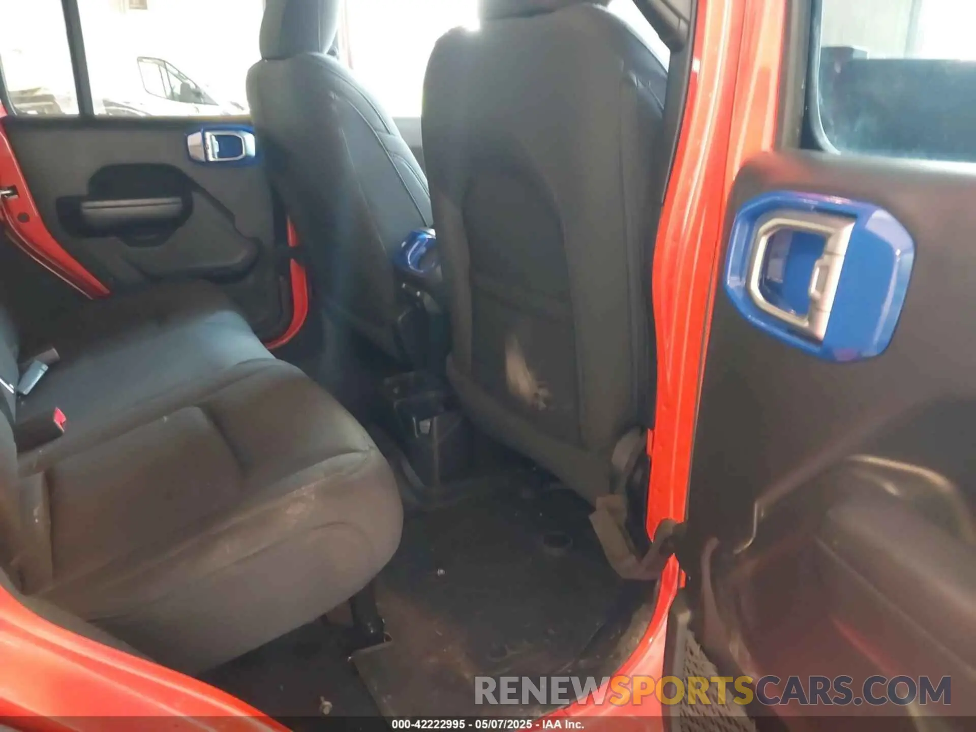 8 Photograph of a damaged car 1C4HJXDG7PW676453 JEEP WRANGLER 2023