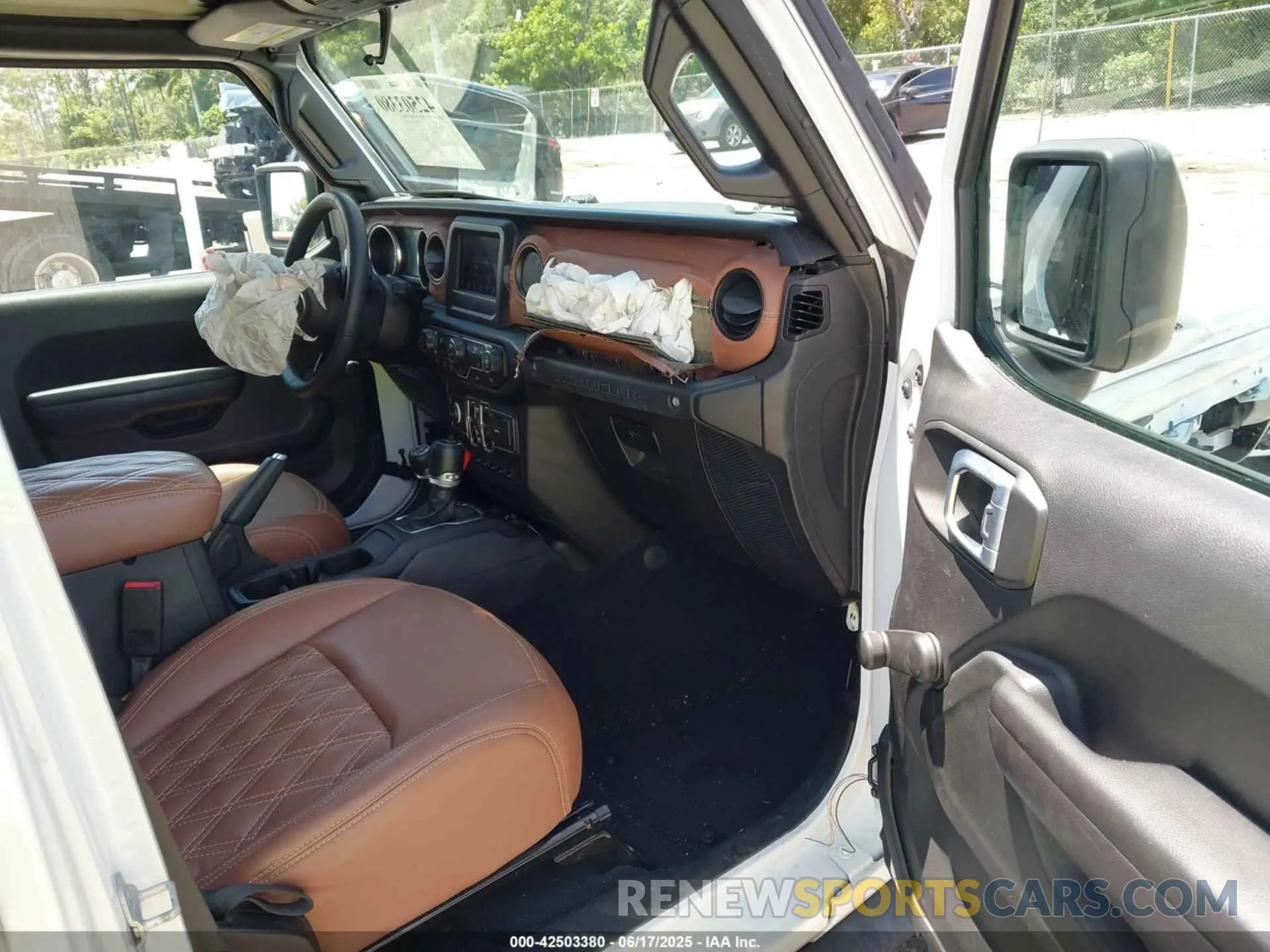 5 Photograph of a damaged car 1C4HJXDN1PW546425 JEEP WRANGLER 2023