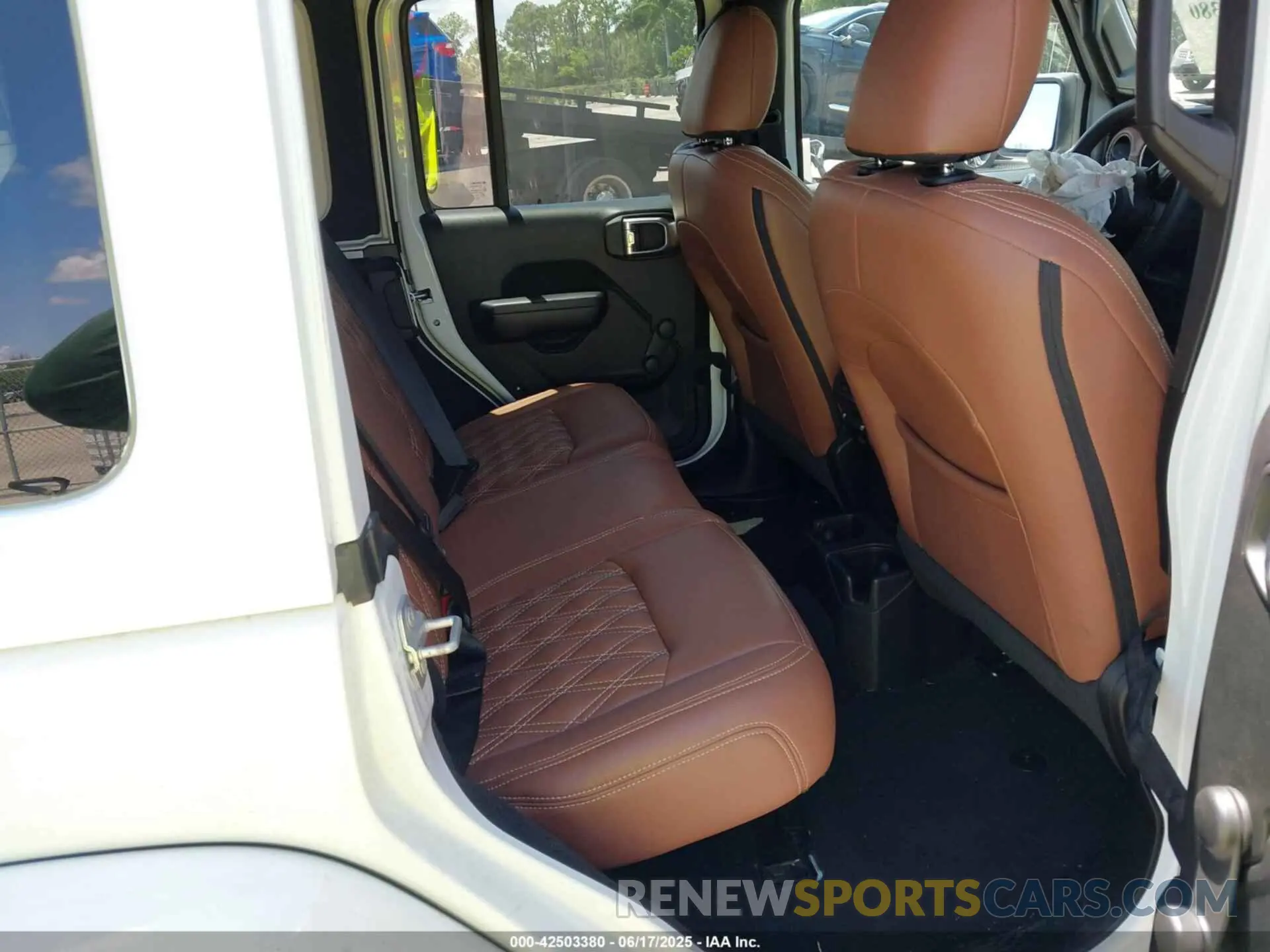 8 Photograph of a damaged car 1C4HJXDN1PW546425 JEEP WRANGLER 2023