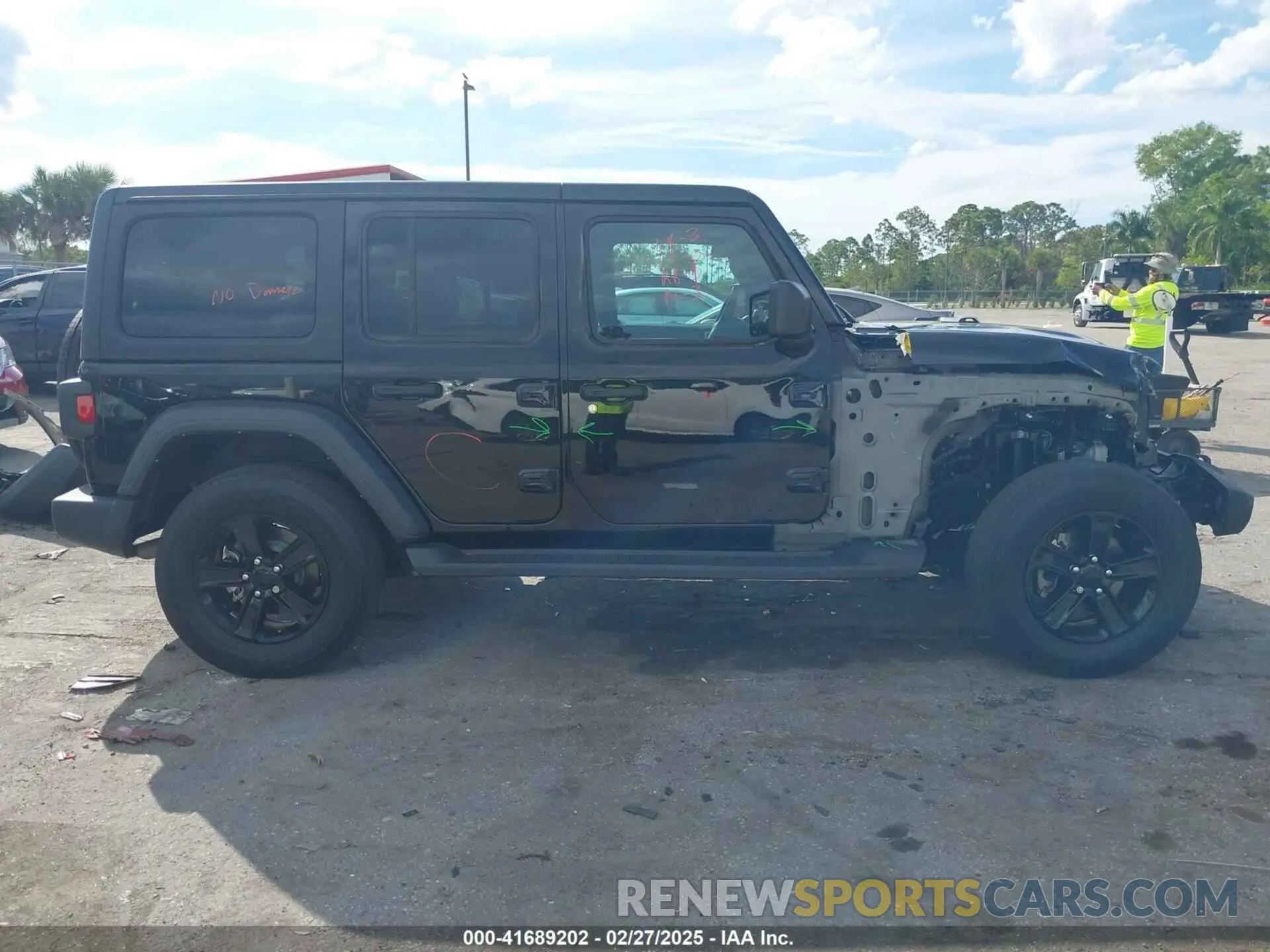 13 Photograph of a damaged car 1C4HJXDN1PW634763 JEEP WRANGLER 2023