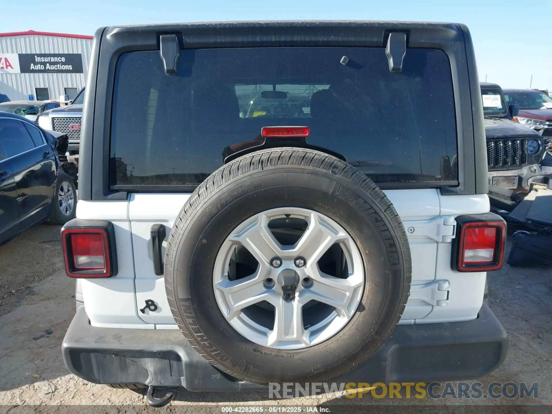 17 Photograph of a damaged car 1C4HJXDN5PW574731 JEEP WRANGLER 2023