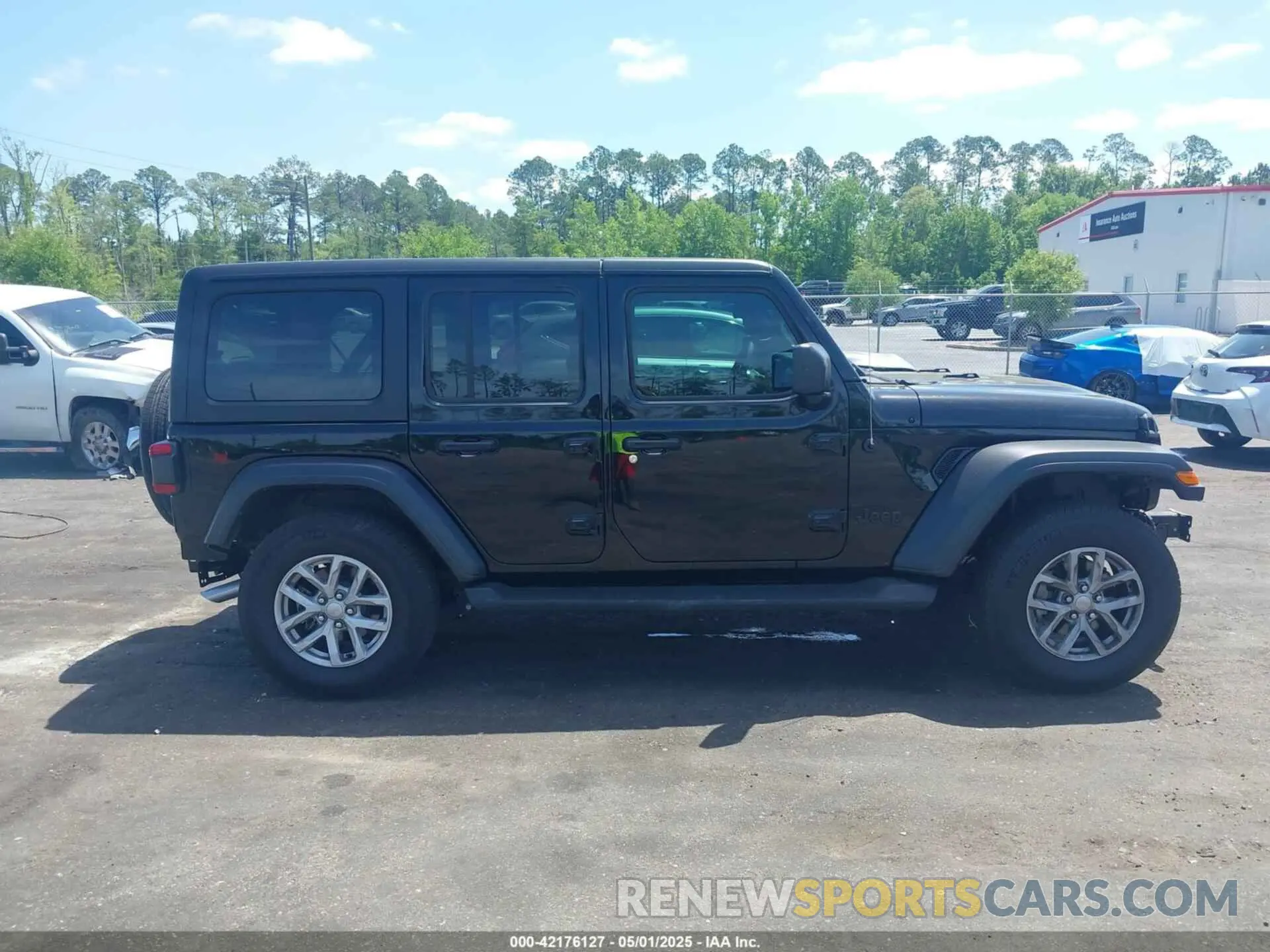 14 Photograph of a damaged car 1C4HJXDN5PW671167 JEEP WRANGLER 2023